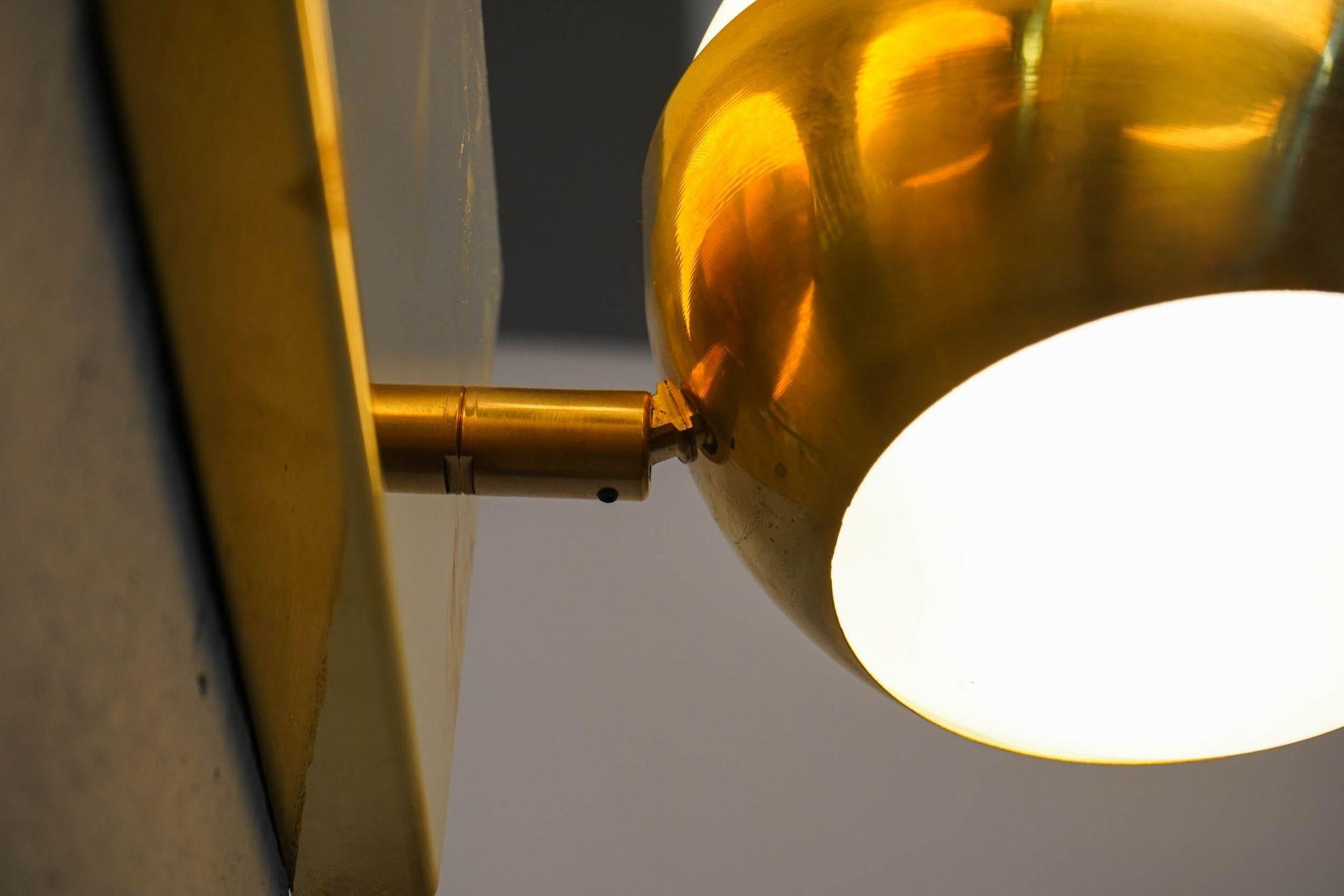 Siderale Twin Shades Brass and Lattimo glass Sconce, Silvio Piattelli Design For Sale 5