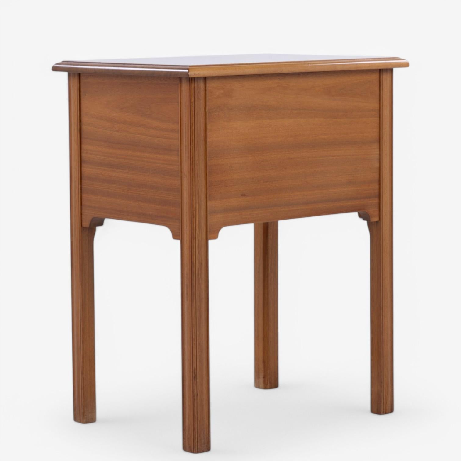 Mid-Century Modern Table d'appoint en acajou de Kaare Klint en vente