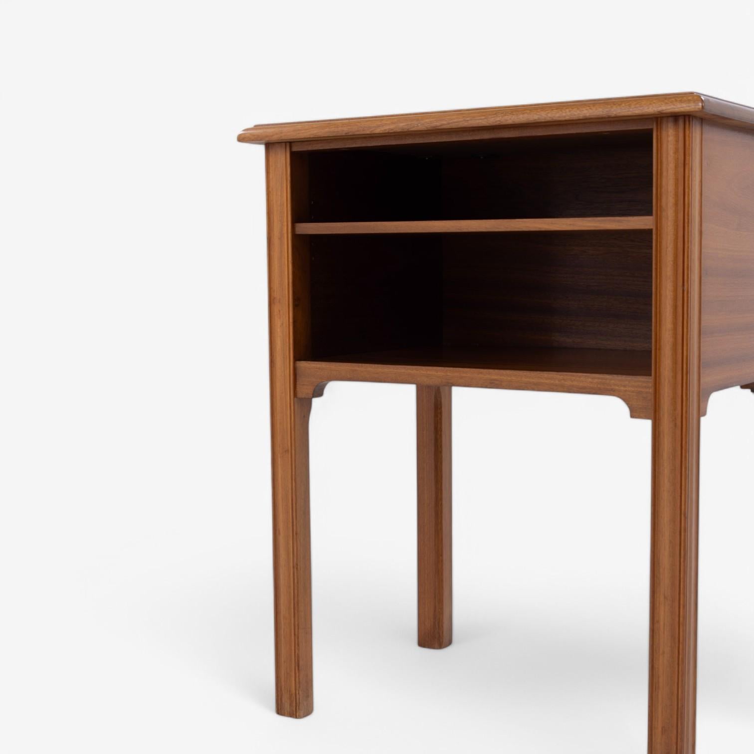 Danois Table d'appoint en acajou de Kaare Klint en vente
