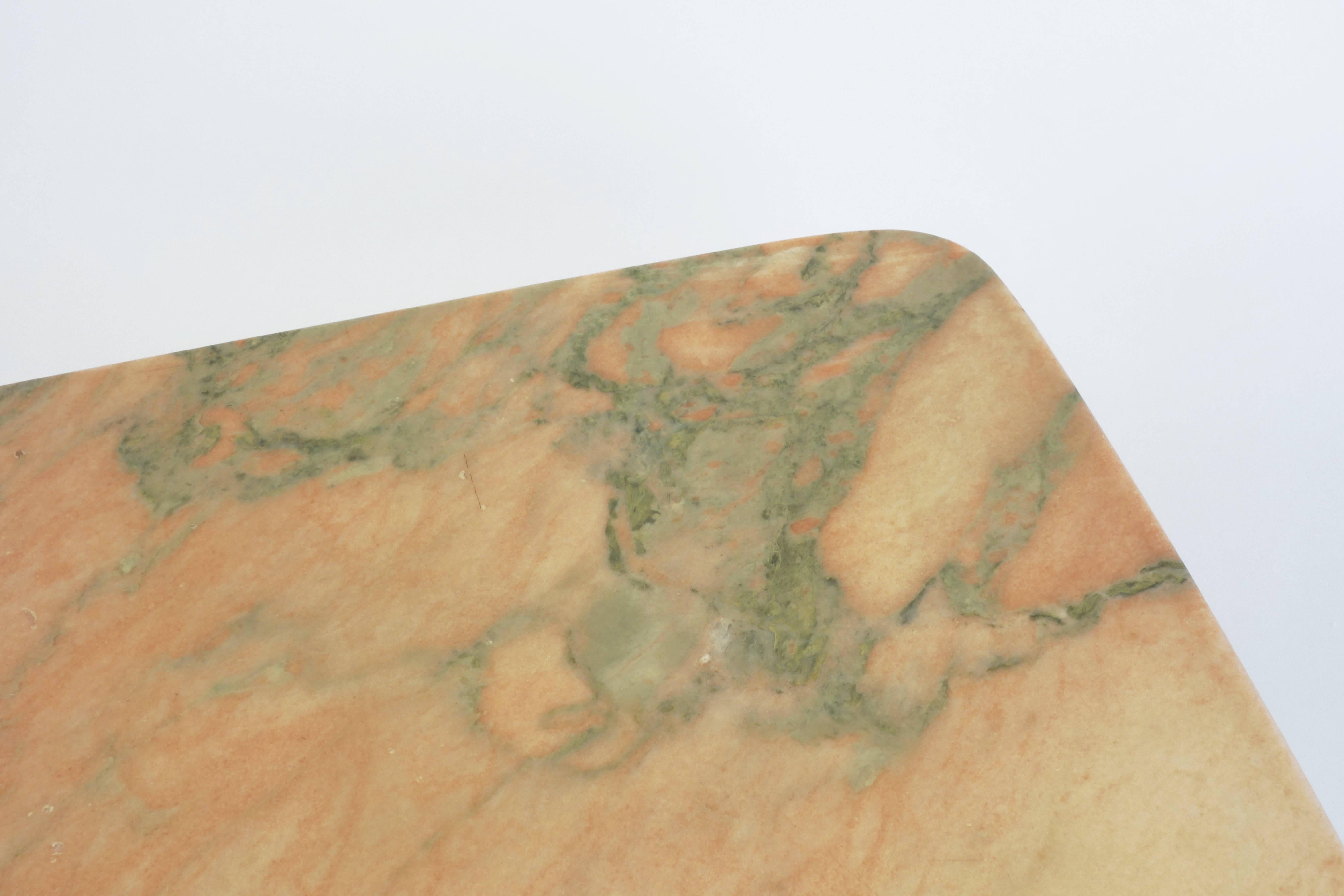 Beistelltisch Marmor Italien im Stil von Gio Ponti, Couchtisch aus Metall und Messing, 1960er Jahre (Moderne der Mitte des Jahrhunderts) im Angebot