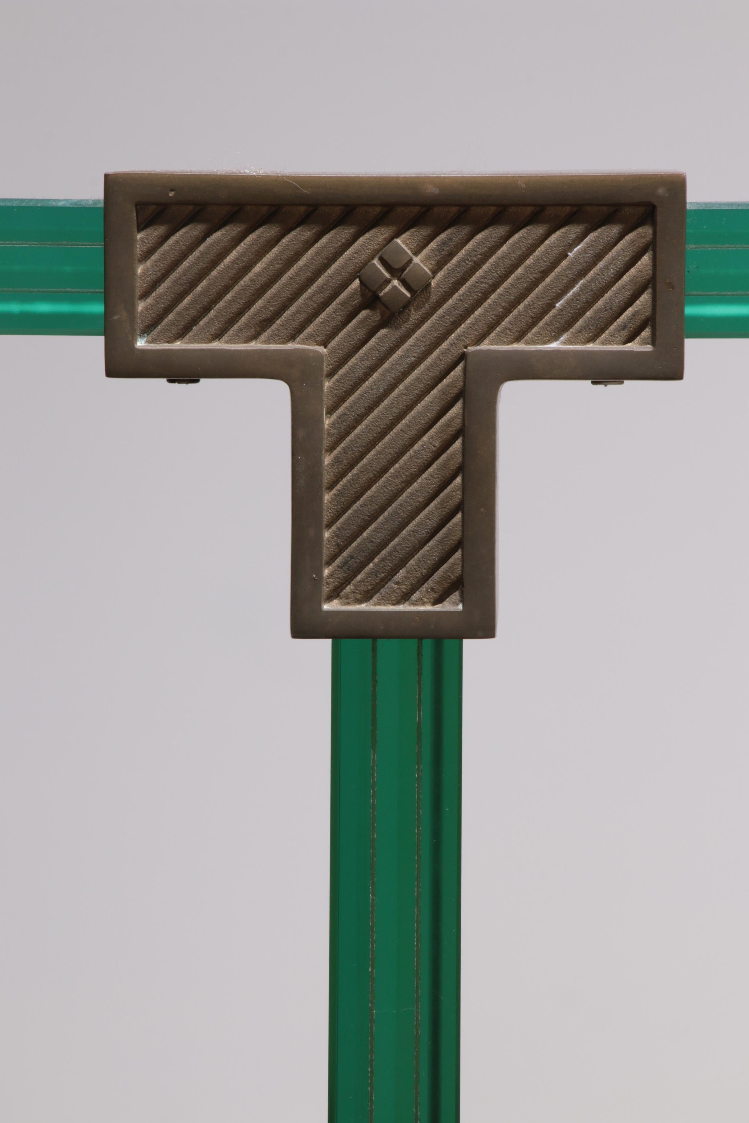 Néerlandais Table d'appoint modèle T30 de Peter Ghyczy - Design des années 1970 en vente