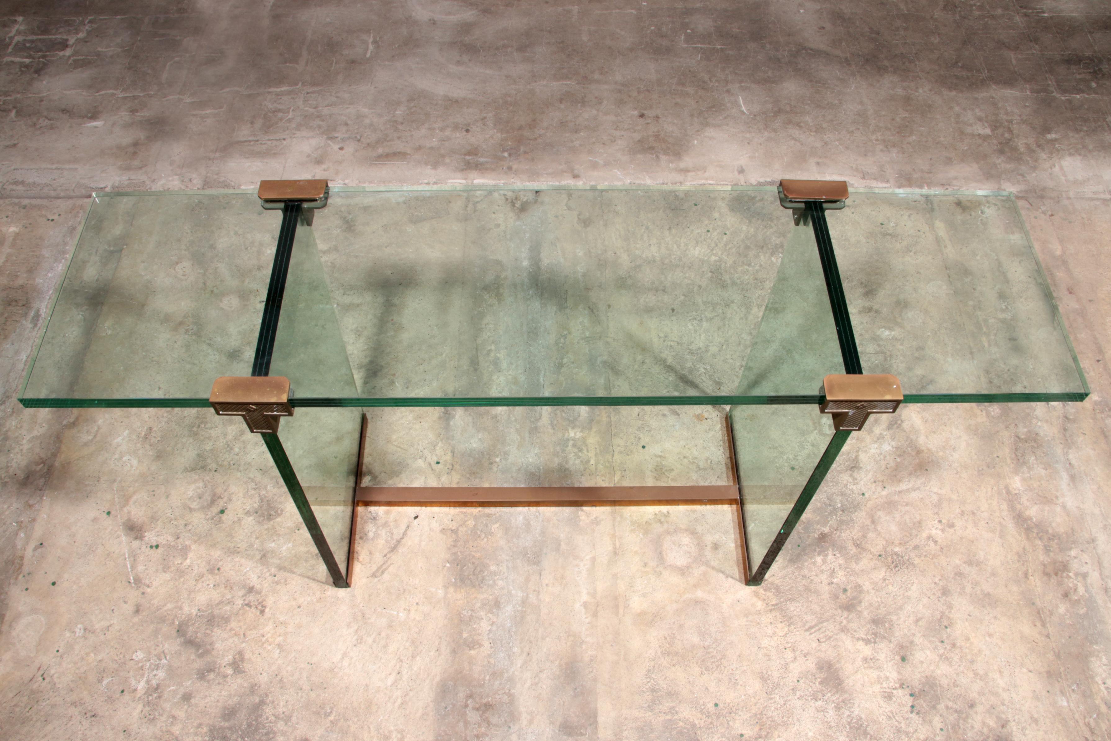 Table d'appoint modèle T30 de Peter Ghyczy - Design des années 1970 en vente 2
