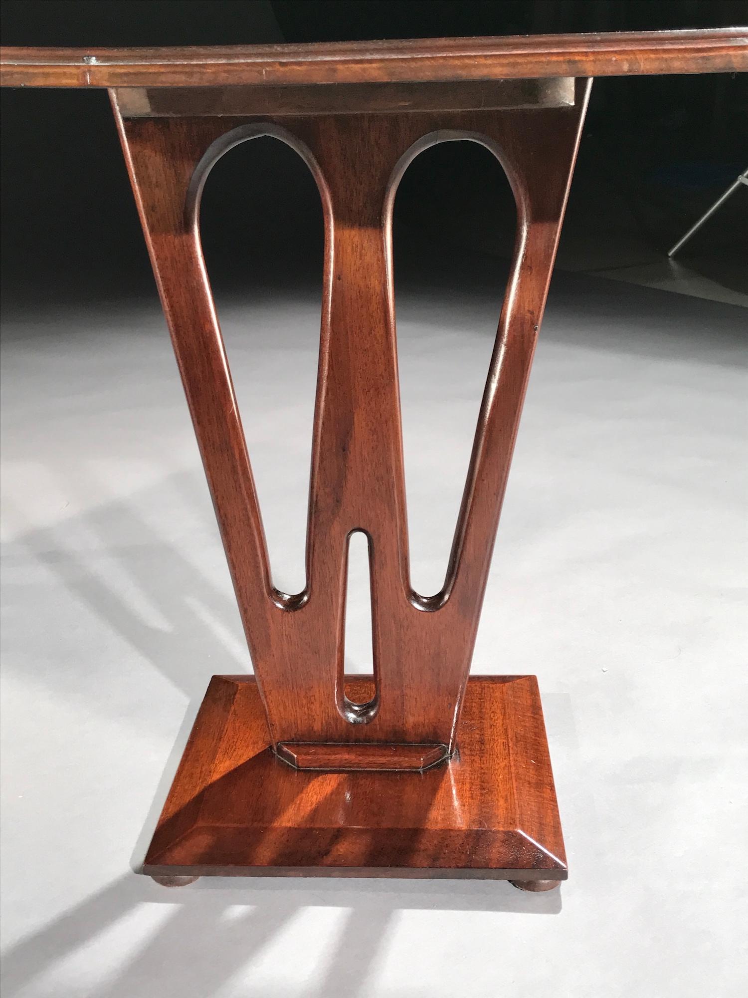 Beistelltische, Paar niedrige Beistelltische aus Teakholz, Vintage, modernistische Laubsägearbeiten im Zustand „Gut“ im Angebot in BUNGAY, SUFFOLK