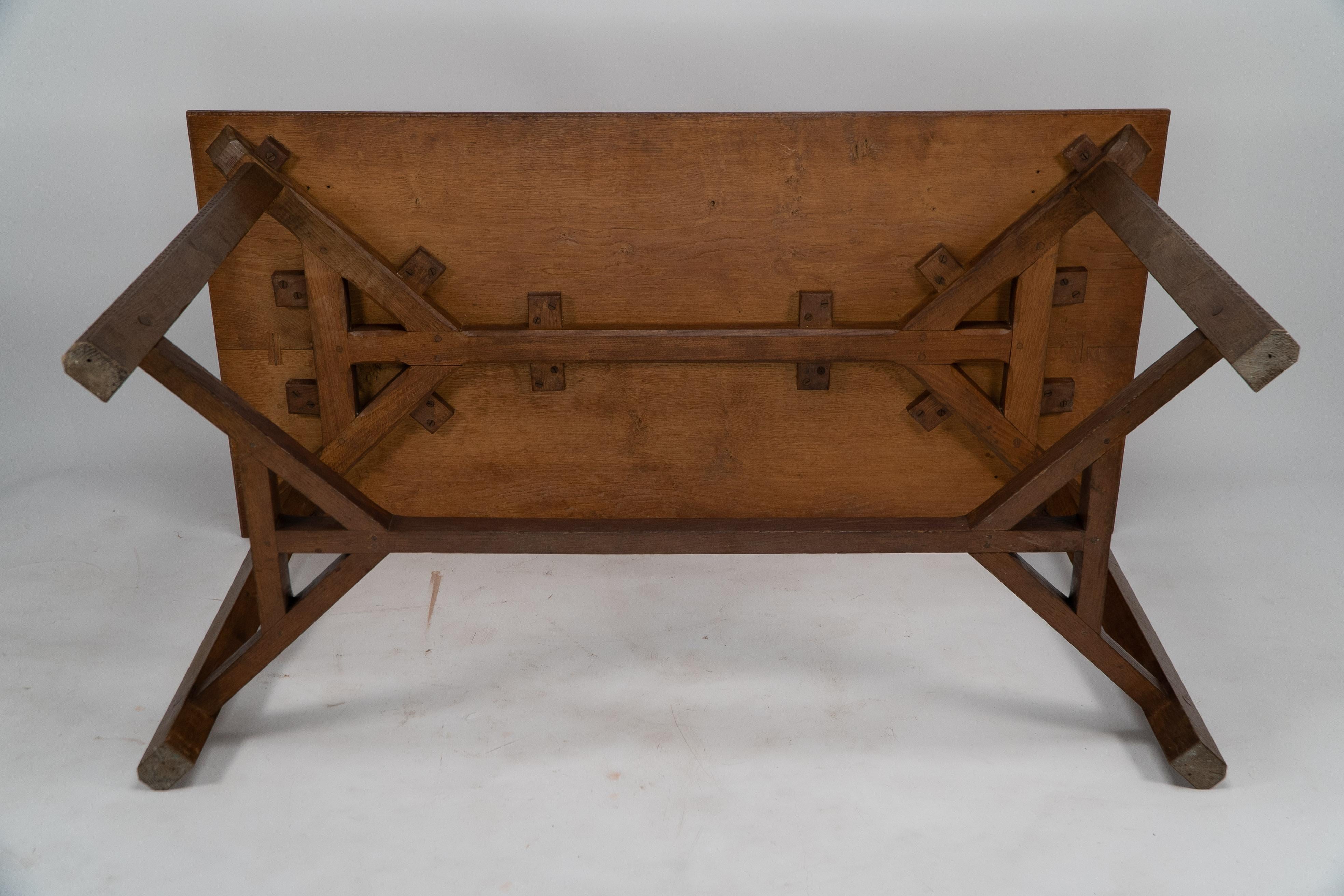 Sidney Barnsley (attributed). A rare Cotswold School hayrake oak dining table For Sale 4
