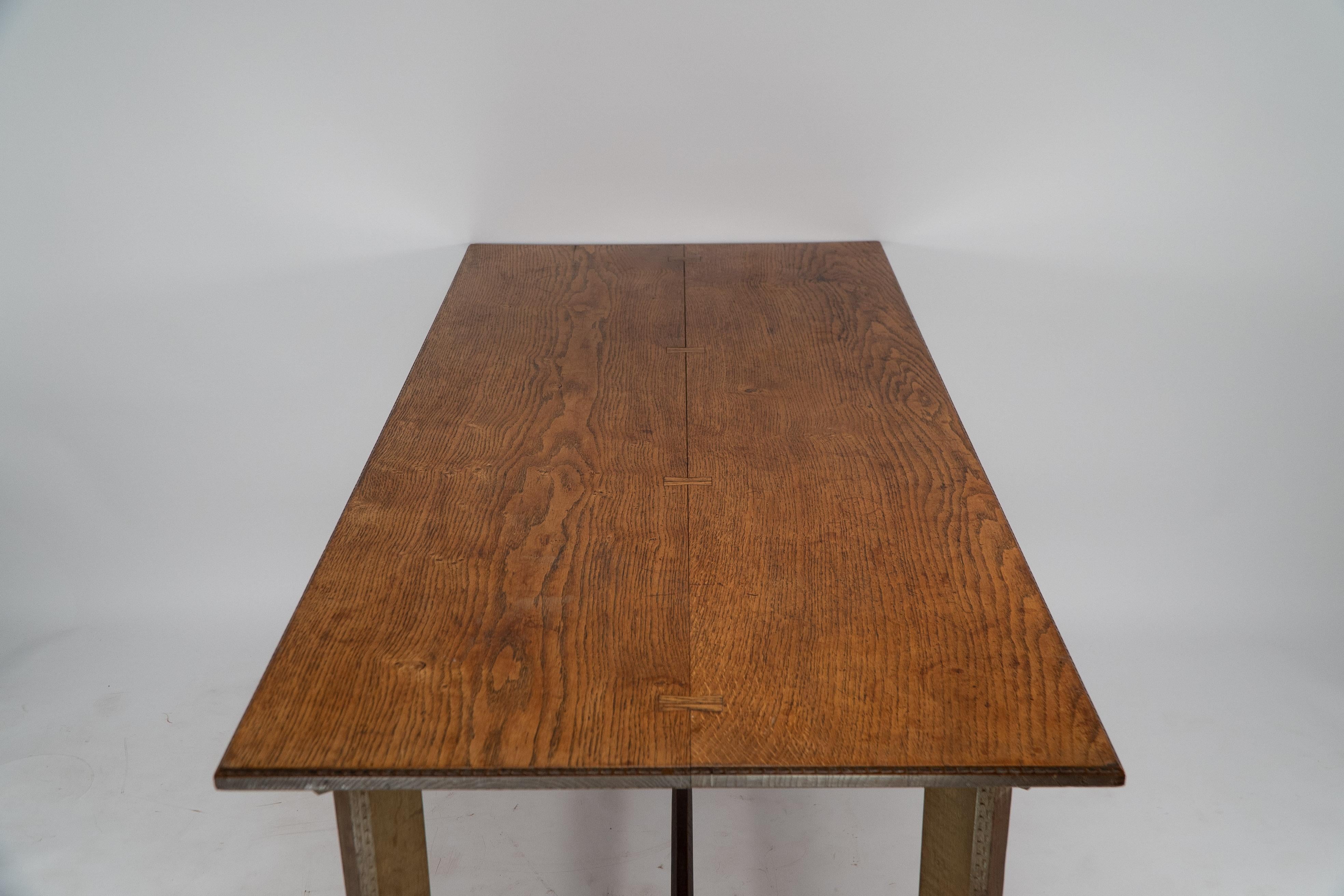 Arts and Crafts Sidney Barnsley (attributed). A rare Cotswold School hayrake oak dining table For Sale