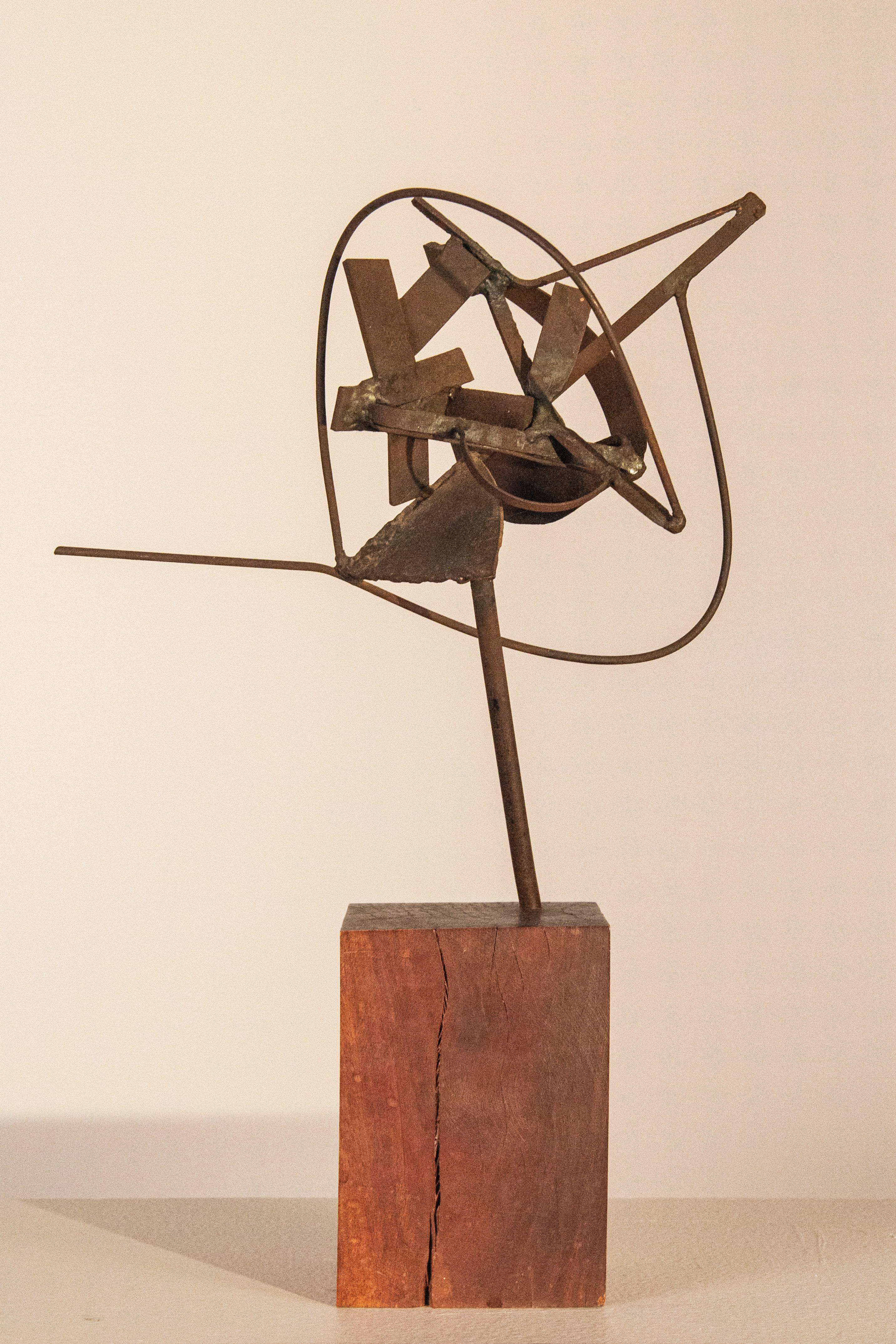 Sidney Gordin
Untitled, 1958
Incised with initials
Welded Steel
15 x 10 1/2 x 6 inches

Provenance:
Eric Firestone Gallery, New York

On October 24, 1918, Sidney Gordin was born in Chelyabinsk, Russia. He spent his early years in Shanghai, China. At