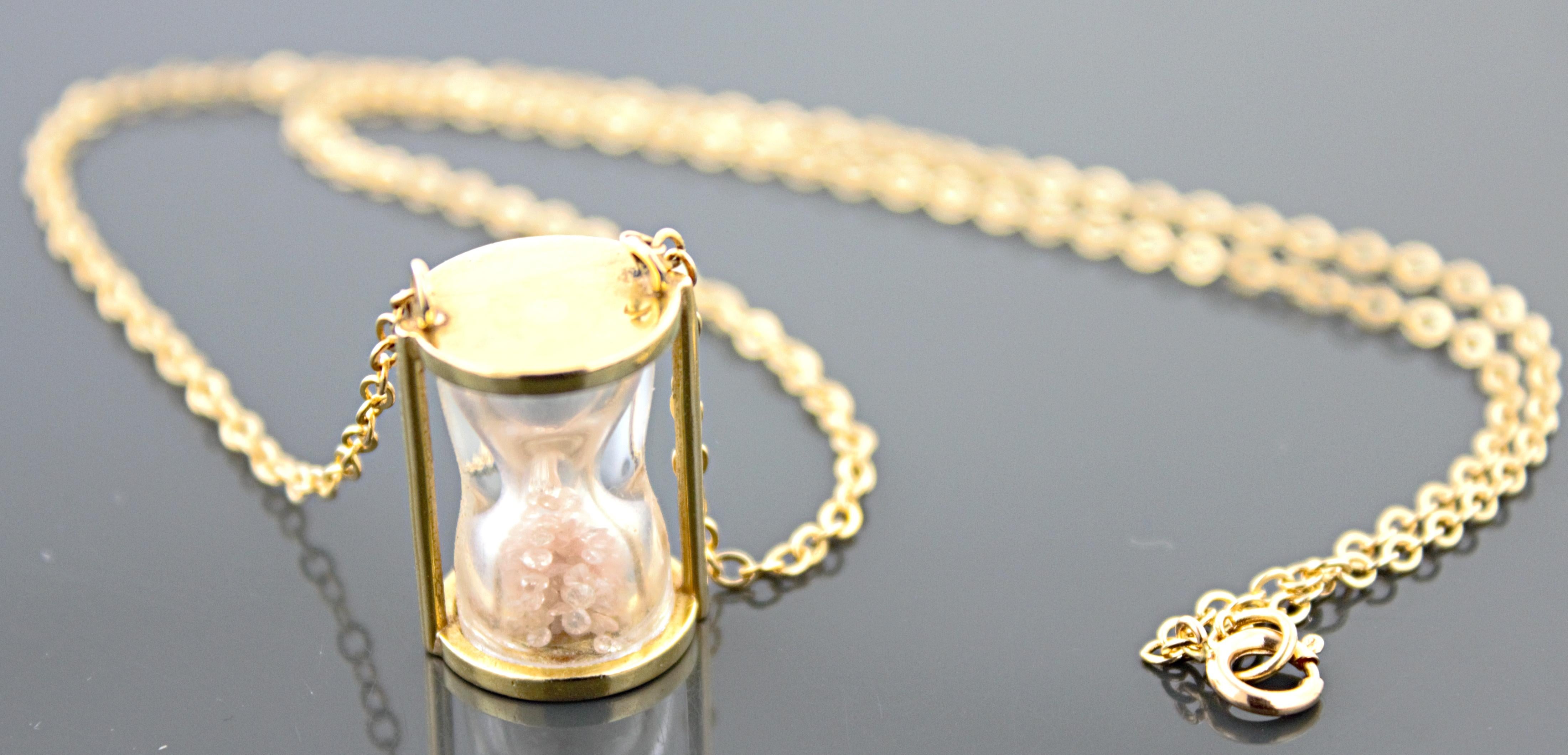 Sidney Mobell: Gelbgold-Stundenanhänger mit Diamanten (Rundschliff) im Angebot