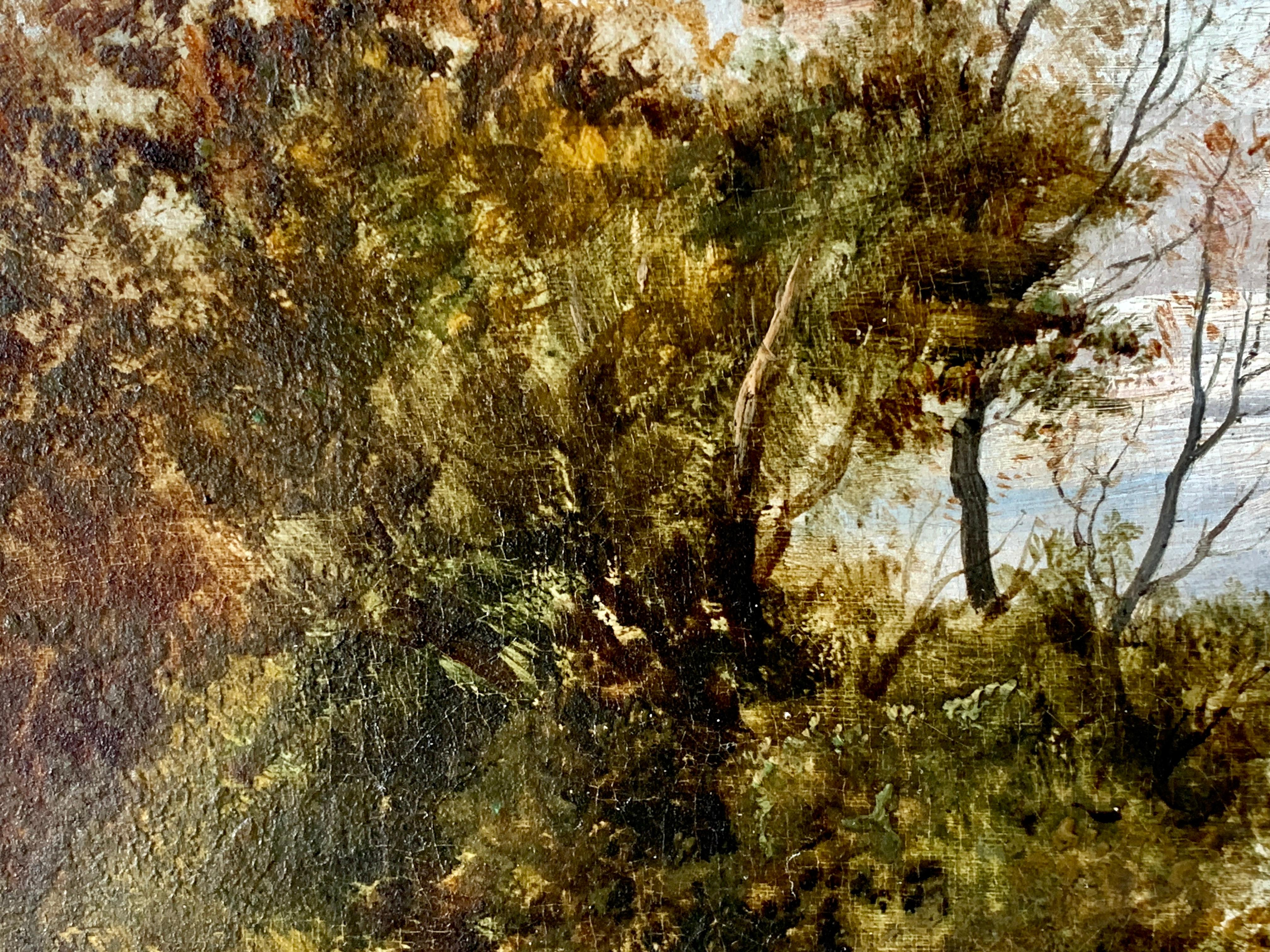 Merveilleux paysage d'automne anglais du XIXe siècle, avec un personnage sur un sentier passant devant quelques ormes ou chênes.

Cette œuvre est signée en bas à droite et est encadrée dans un cadre Vintage American Gold Leaf.

Le tableau est passé