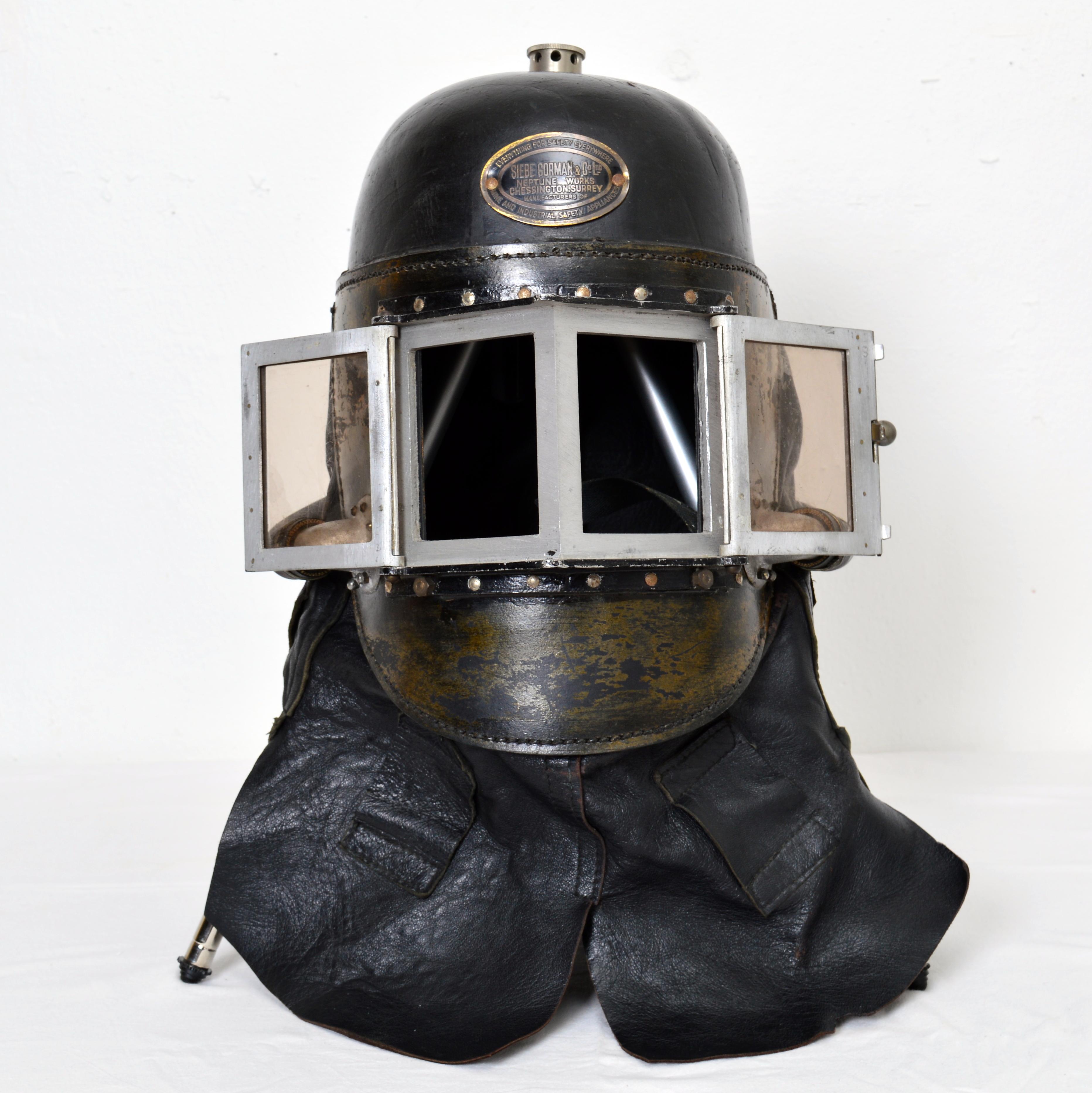 Anglais Masque de chasseur de feu Siebe Gorman en vente