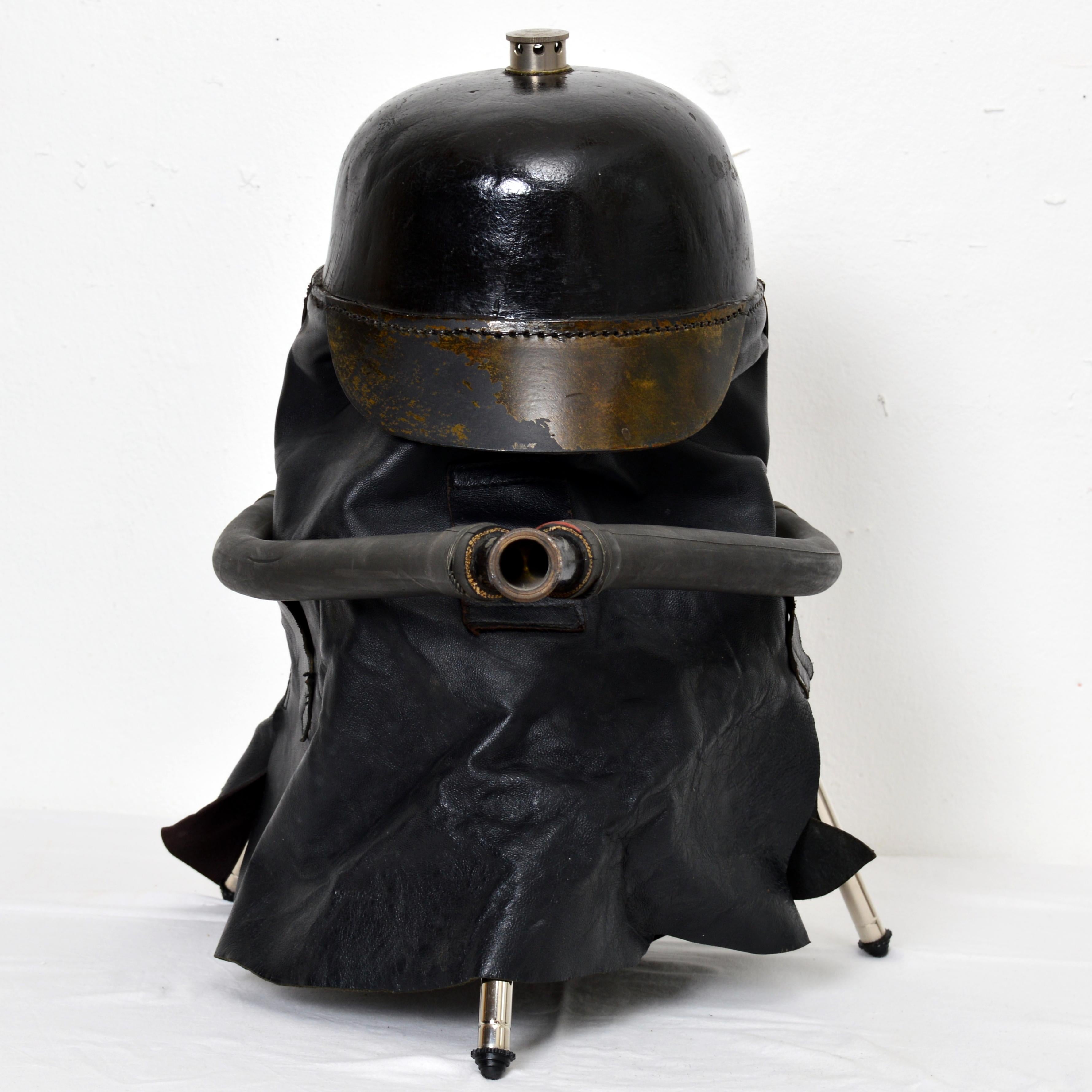 Masque de chasseur de feu Siebe Gorman Bon état - En vente à Stockholm, SE