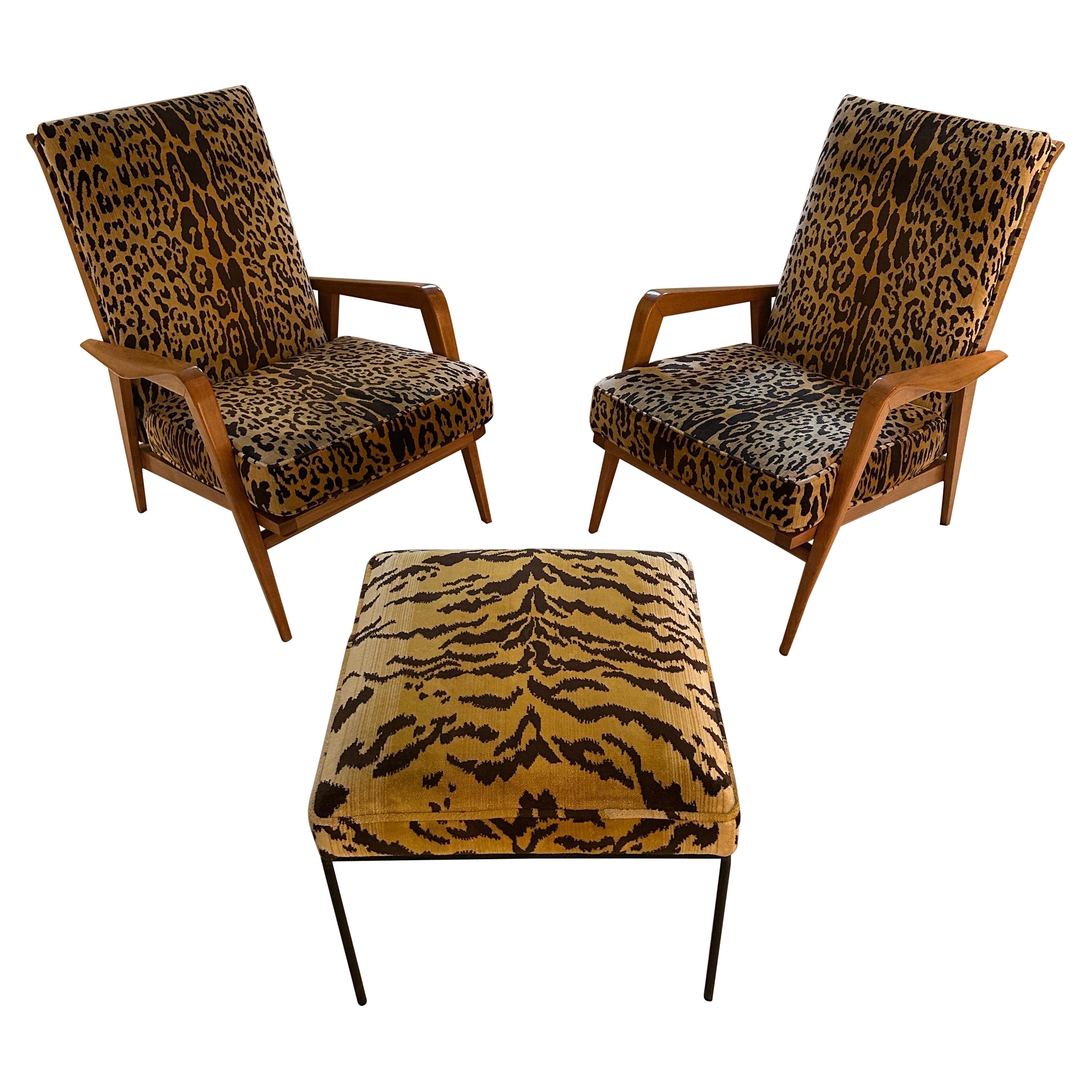 Pareja de sillas Siege Steiner tapizadas en tela de terciopelo Scalamandre, Francia Años 50 en venta