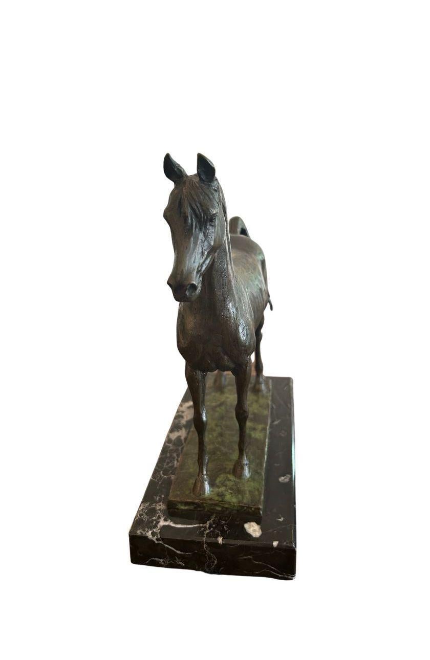 Scultura classica in bronzo fuso di un cavallo - Sculpture Realismo di Siegfried Puchta