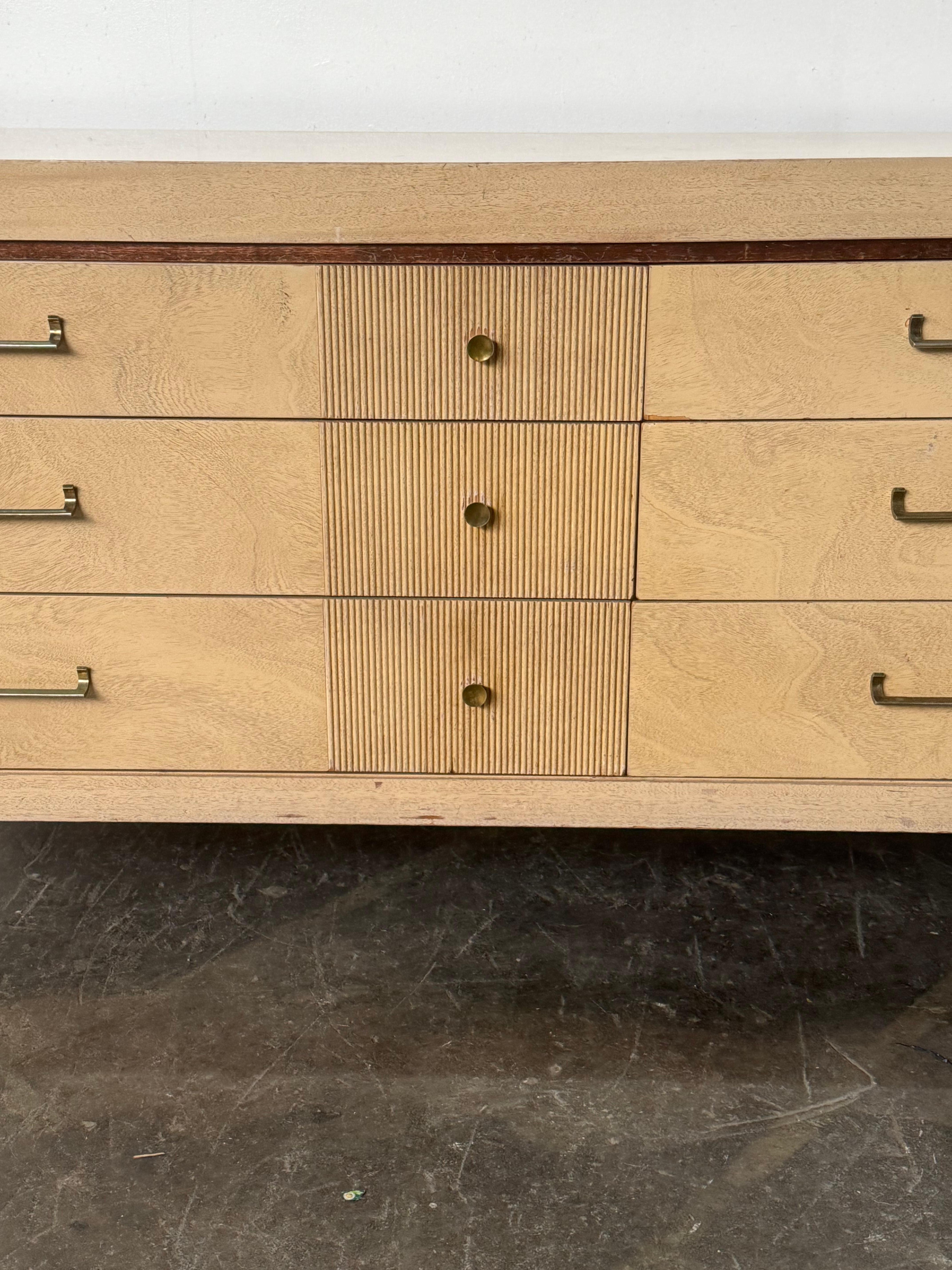 Comò moderno Sieling/Sideboard/Credenza con gambe scultoree in vendita 1