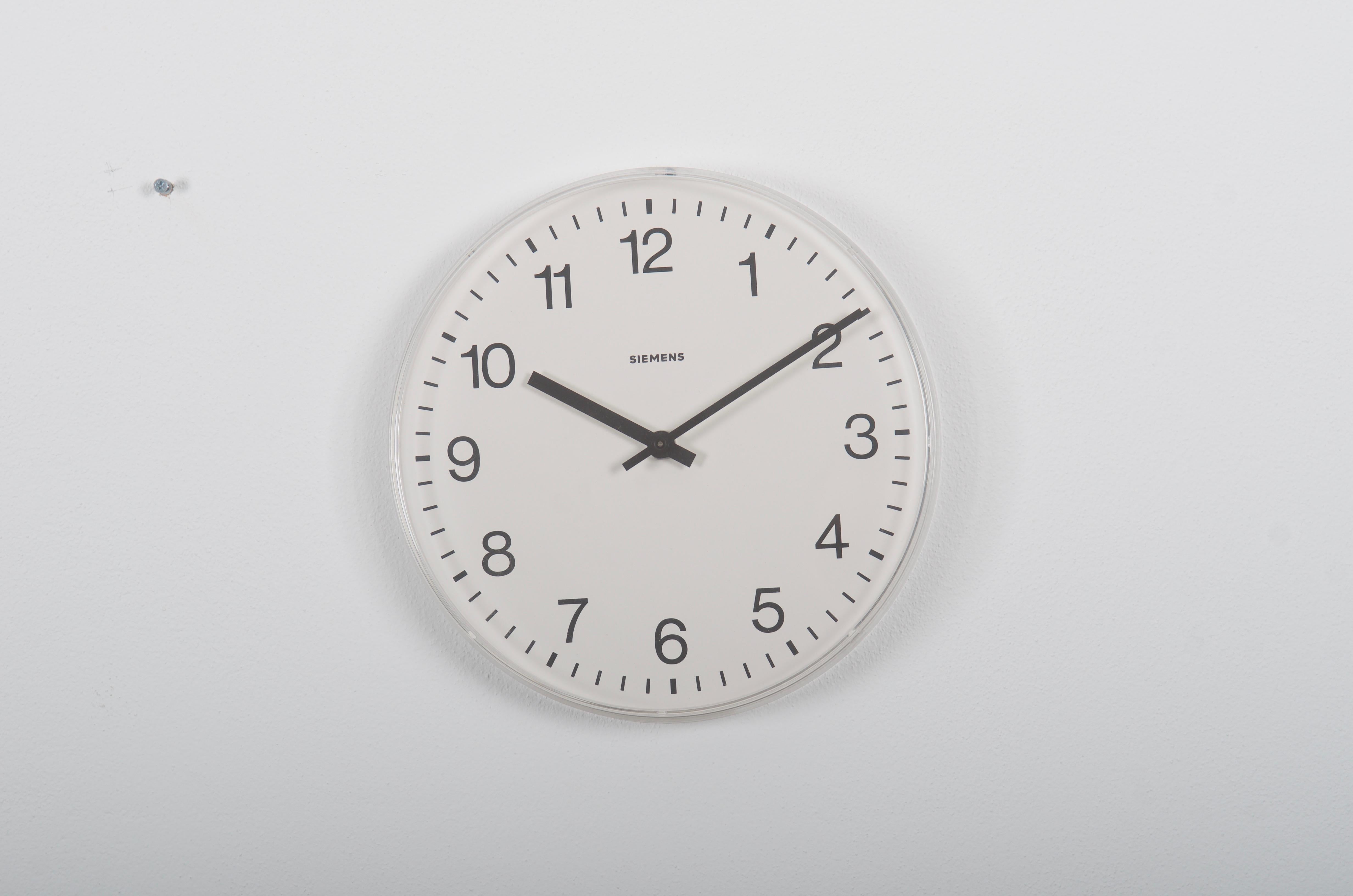 Horloge d'usine, d'atelier ou de gare Siemens Excellent état - En vente à Vienna, AT
