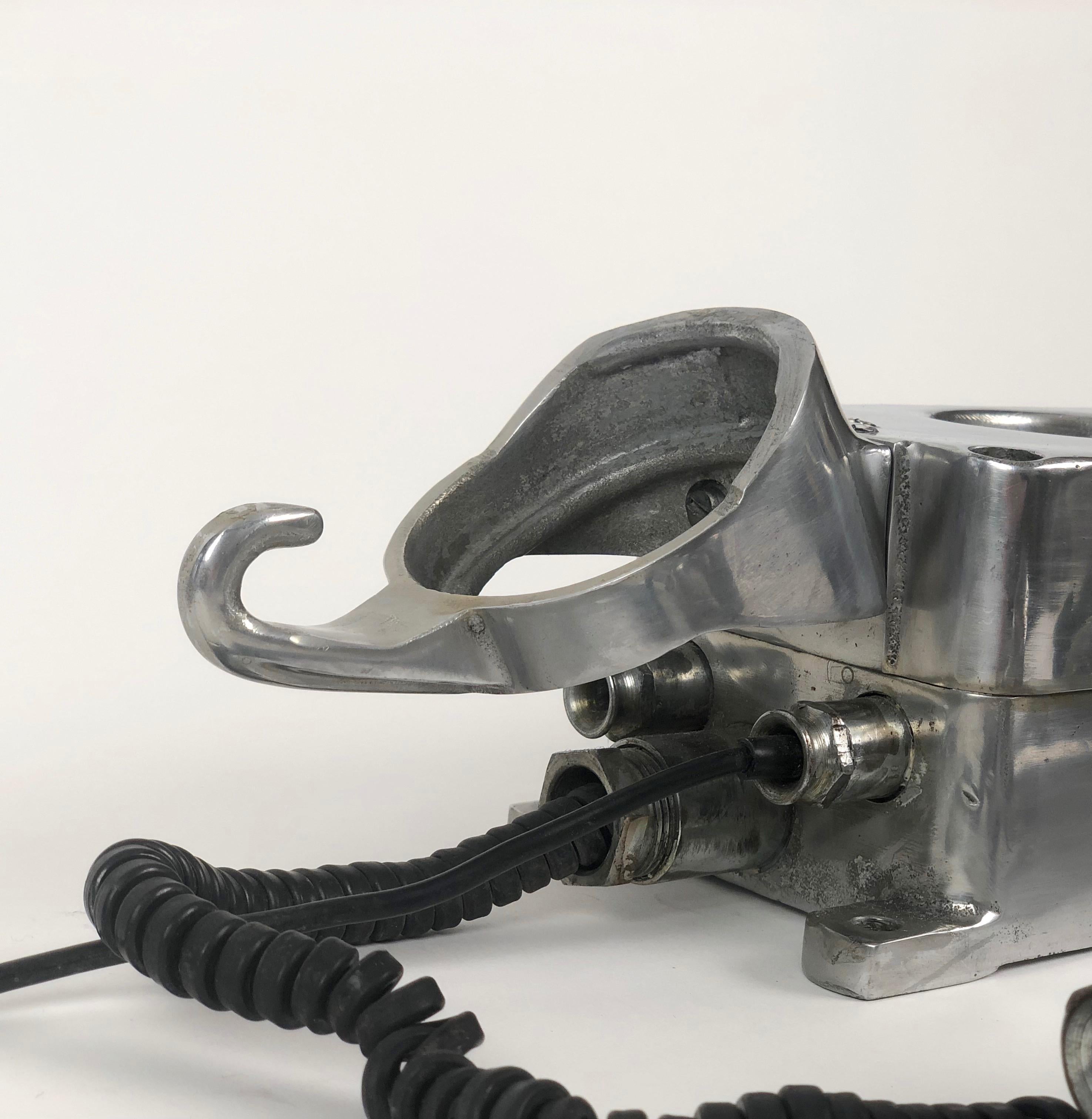 Siemens, téléphone de bateau, années 1960, support en aluminium massif, design industriel en vente 7