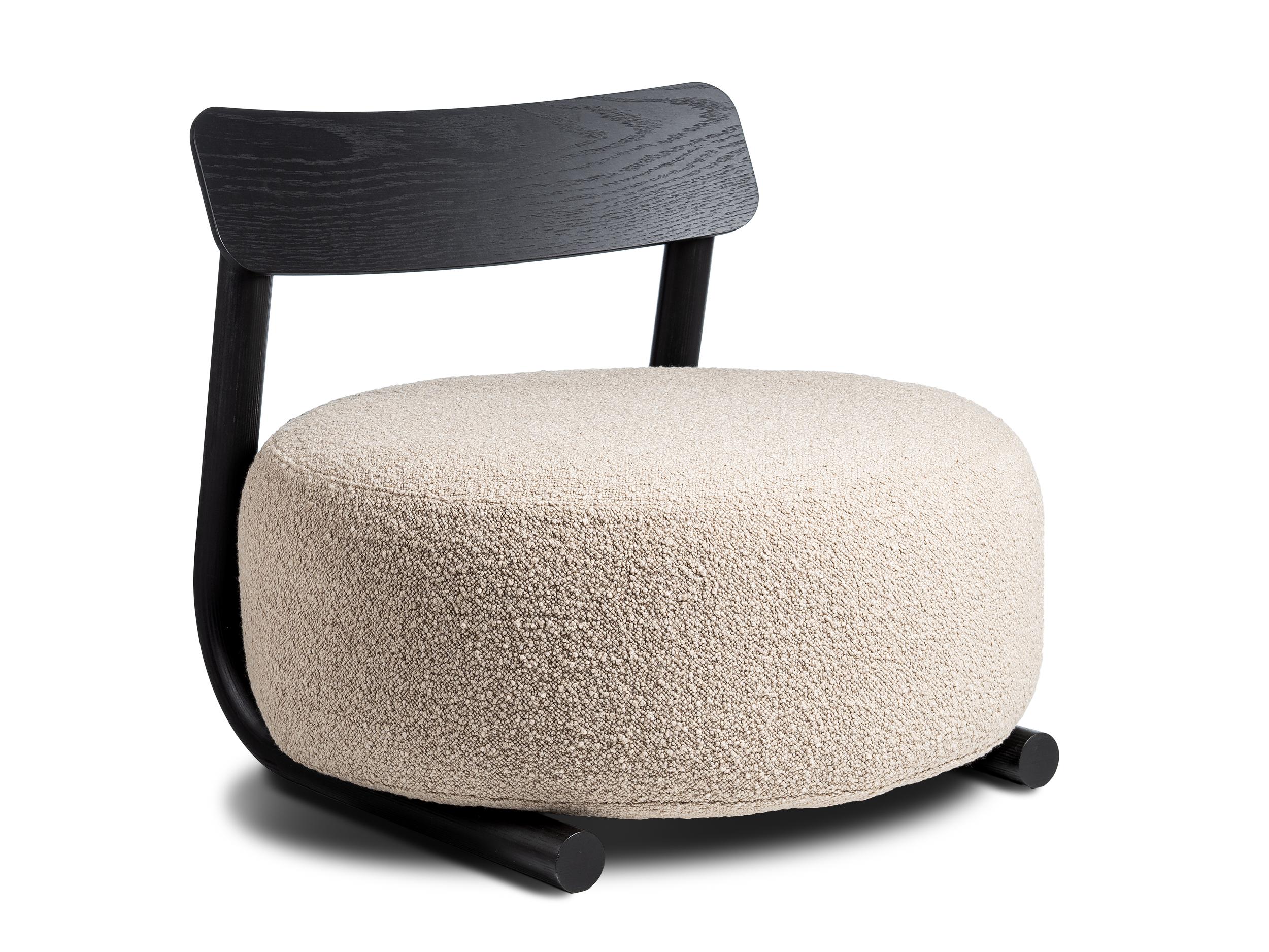 Sieni Maamuna Lounge Chair by Made by Choice
With Michael Yarinsky
Dimensions: W 70 x D 73 x H 69 cm
Materials: Oak, Bouclé.
Available: Black, Blue.

Maamuna is an immersive lounge chair from the Sieni collection. Inspired by fungal structures, this