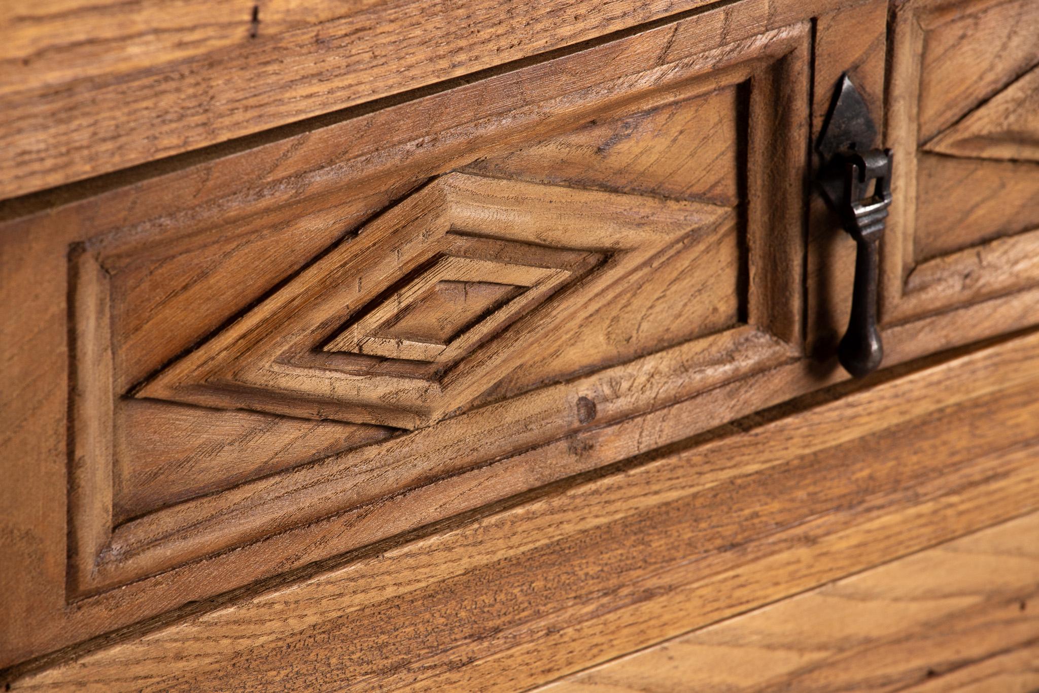 Sierra de Cuenca Buffet in Relief-Carved Oak, Spain, 1940s For Sale 1