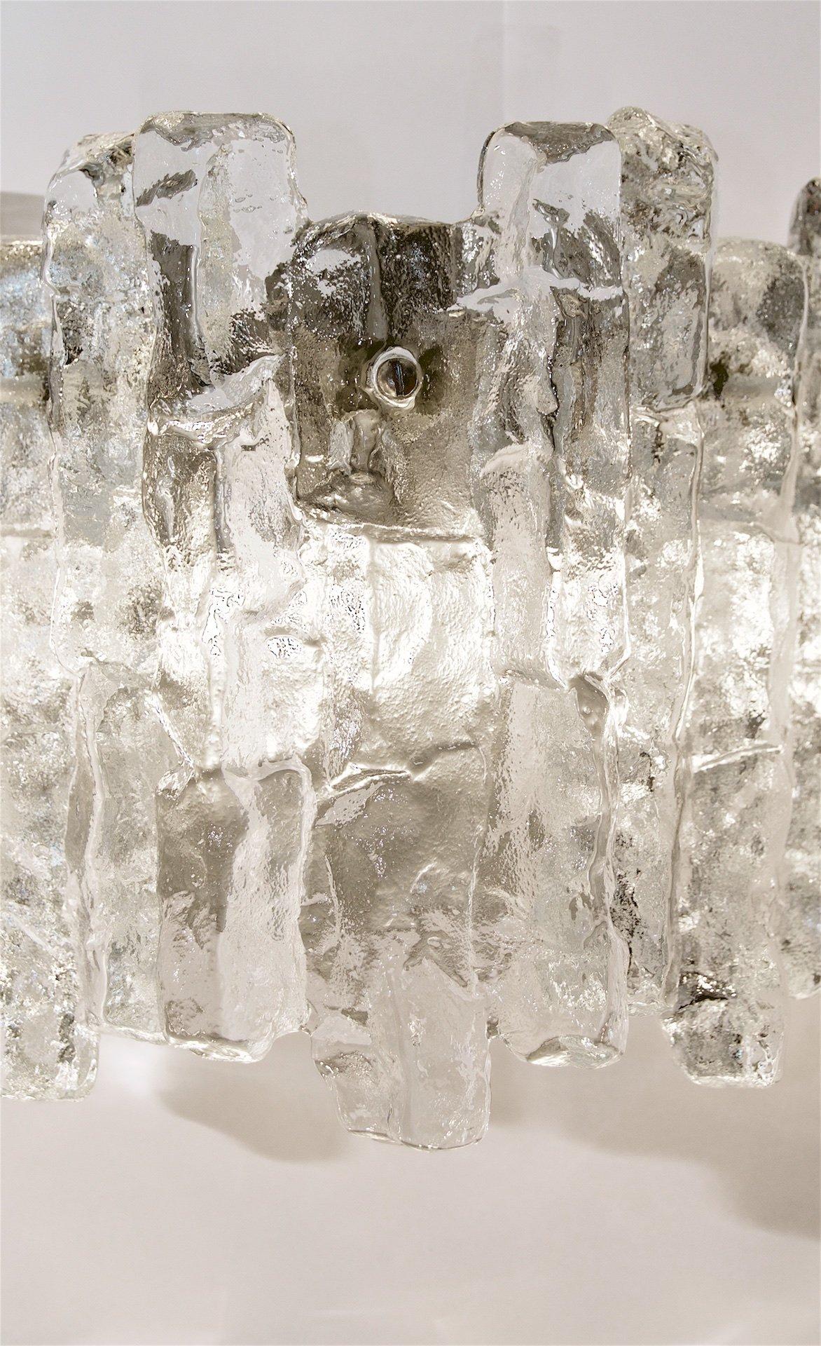 „Sierra“-Wandleuchter aus Eisglas mit Nickel-Ton-Rückwandplatte von Kalmar Franken KG (Moderne der Mitte des Jahrhunderts) im Angebot