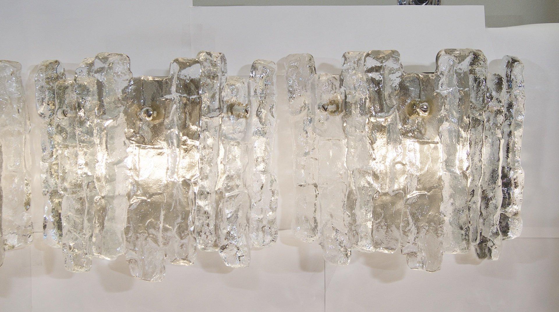 „Sierra“-Wandleuchter aus Eisglas mit Nickel-Ton-Rückwandplatte von Kalmar Franken KG im Zustand „Gut“ im Angebot in Stamford, CT