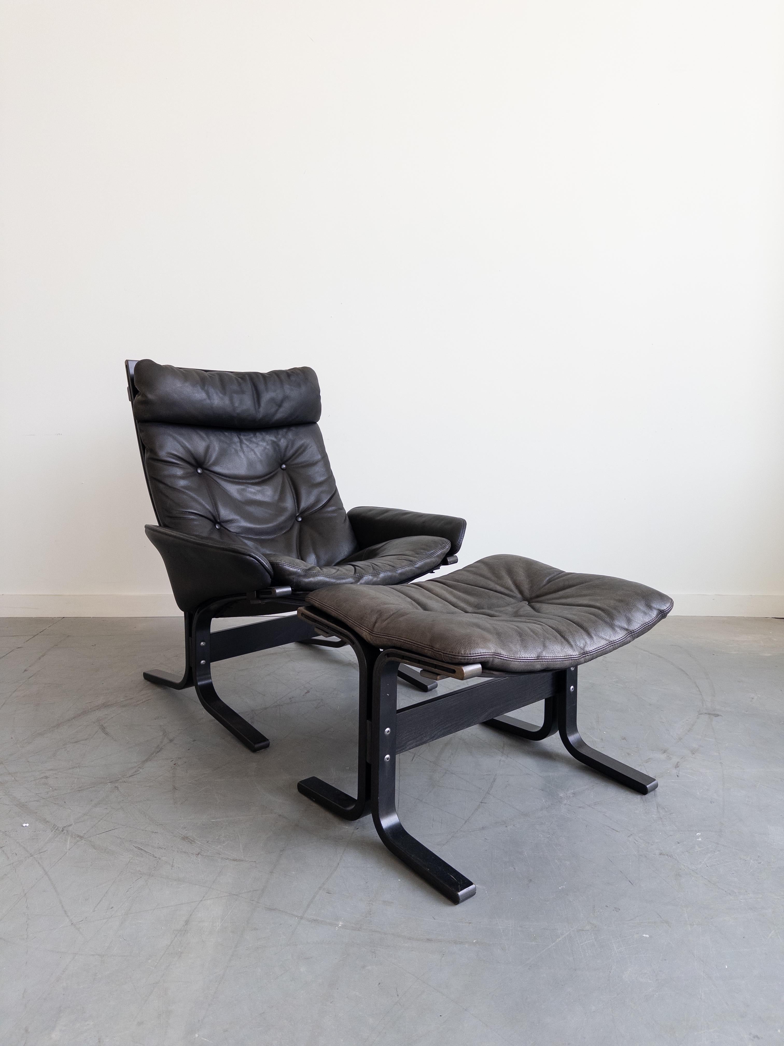 Siesta Armchair and Ottoman by Ingmar Relling for Westnofa Furniture, Norway. Designed by Norwegian designer Ingmar Relling in the 1960s, the evocatively named Siesta armchair is the perfect balance between aesthetics and comfort. The Chair is in