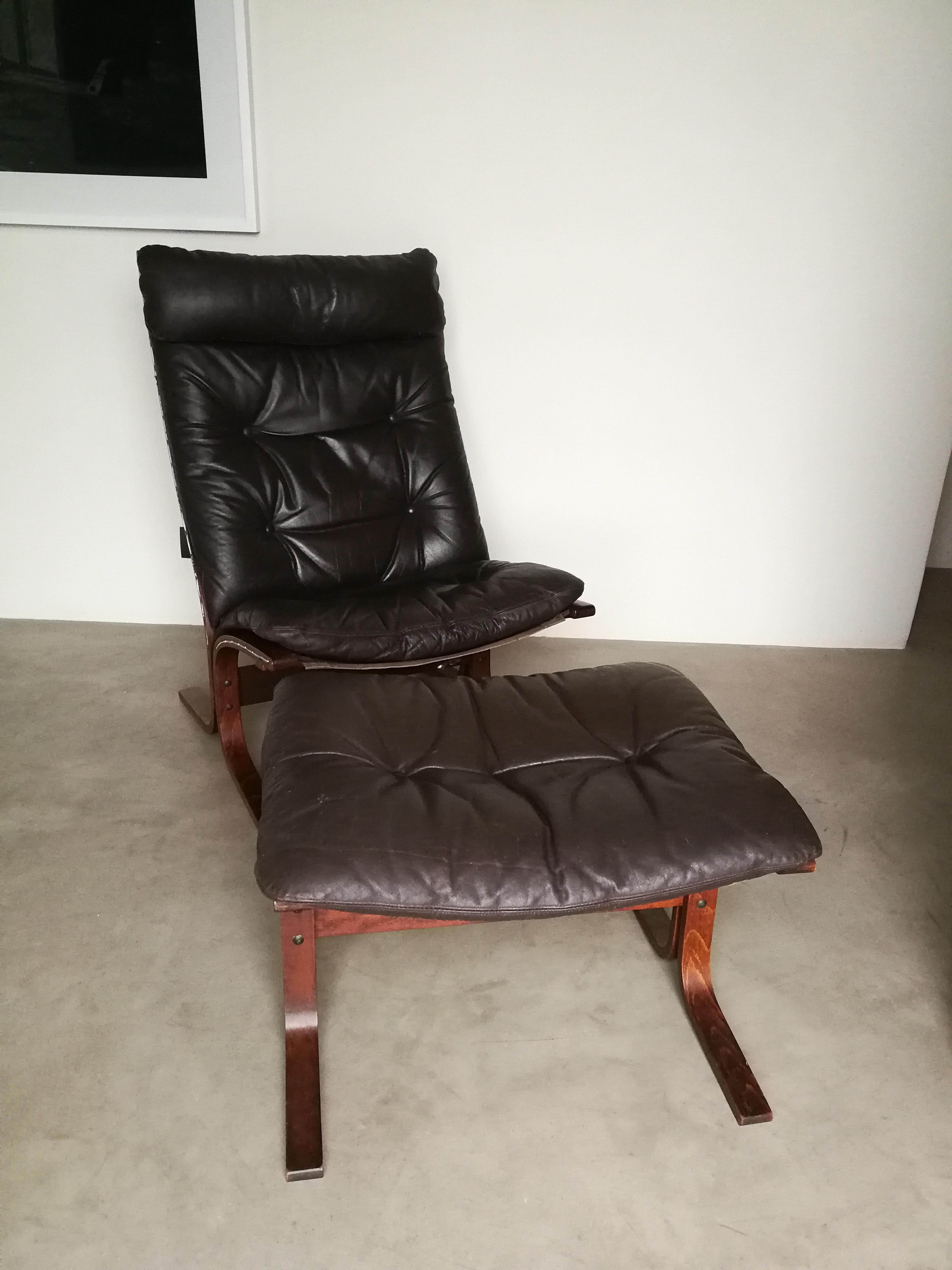 Siesta High Back Lounge Chair and Ottoman by Ingmar Relling for Westnofa In Good Condition In Merchtem, Merchtem