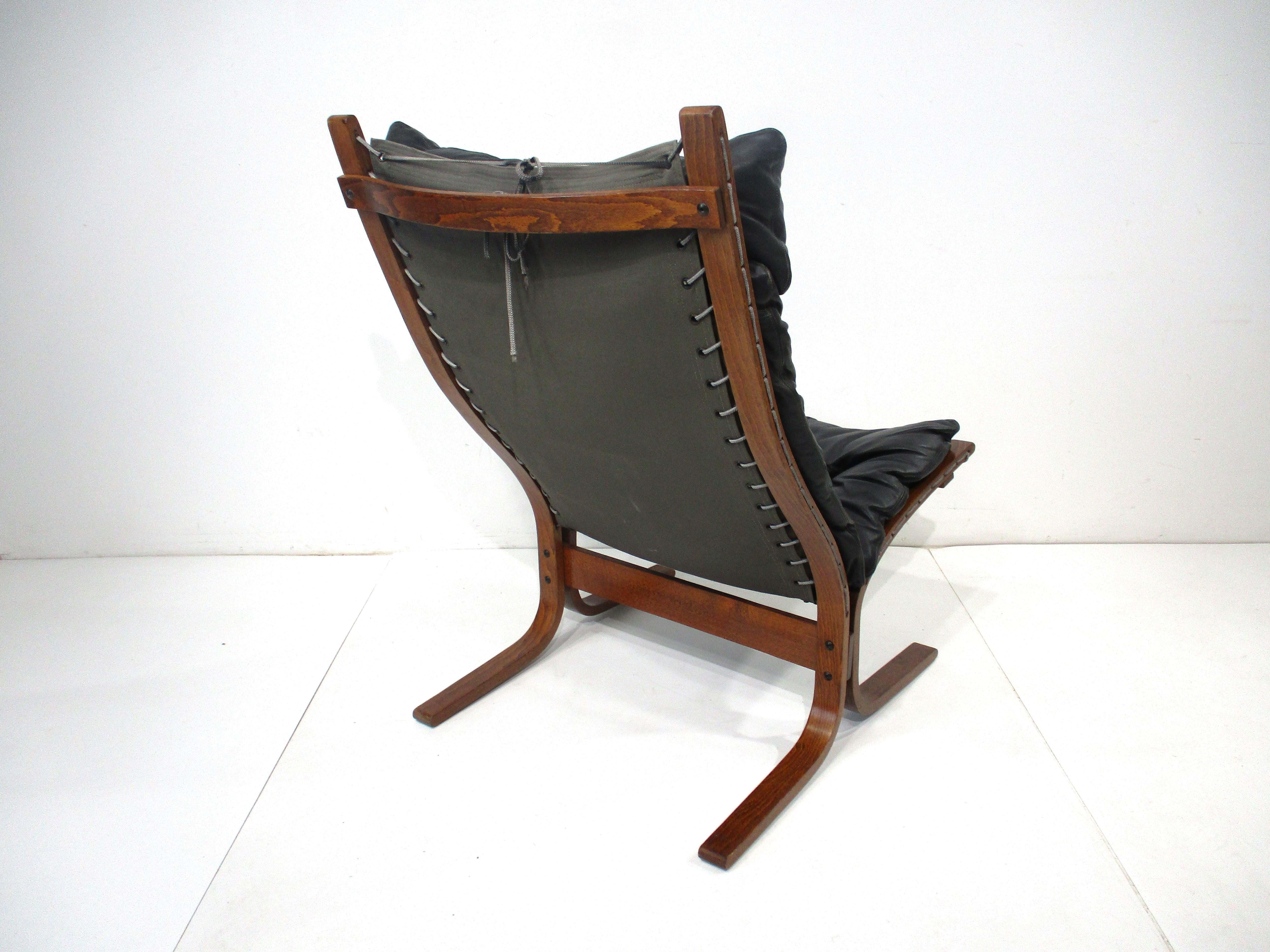 Siesta Leather Lounge Chair by Ingmar Relling for Westnofa Norway  In Good Condition In Cincinnati, OH