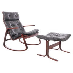 Chaise à bascule et pouf Siesta d'Ingmar Relling