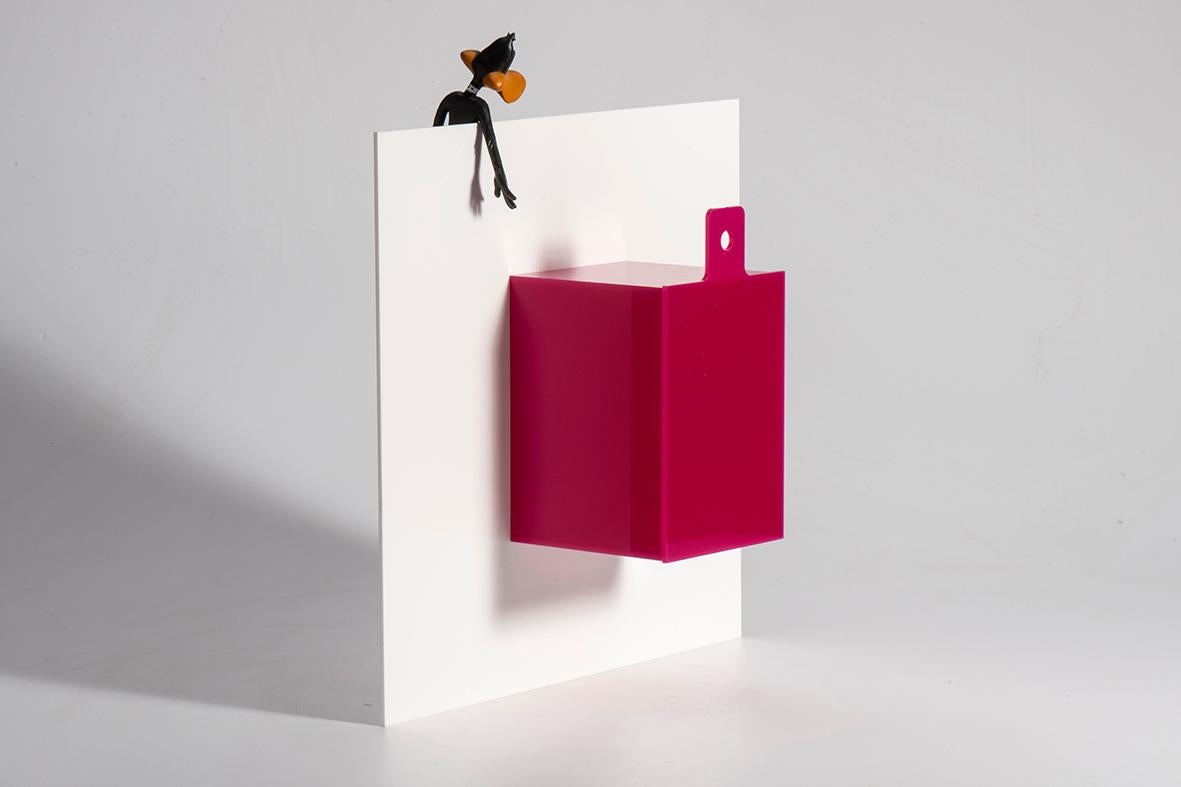 Think out of the red box: A Playful Fusion of Text and Figurine, for wall - Gray Figurative Sculpture by Sigal Teper