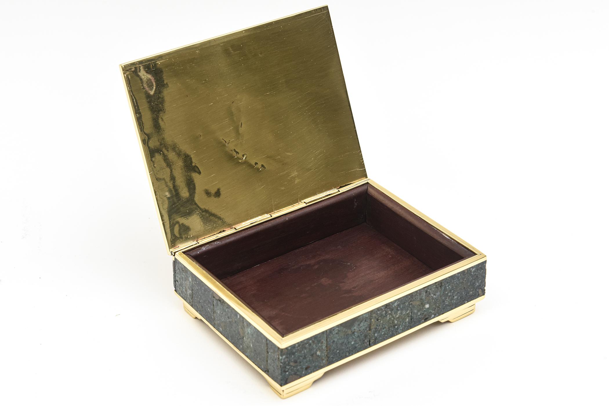 Milieu du XXe siècle Boîte à charnière Sigi Pineda en argent, laiton, bois de rose, sodalite et pierre turquoise en vente