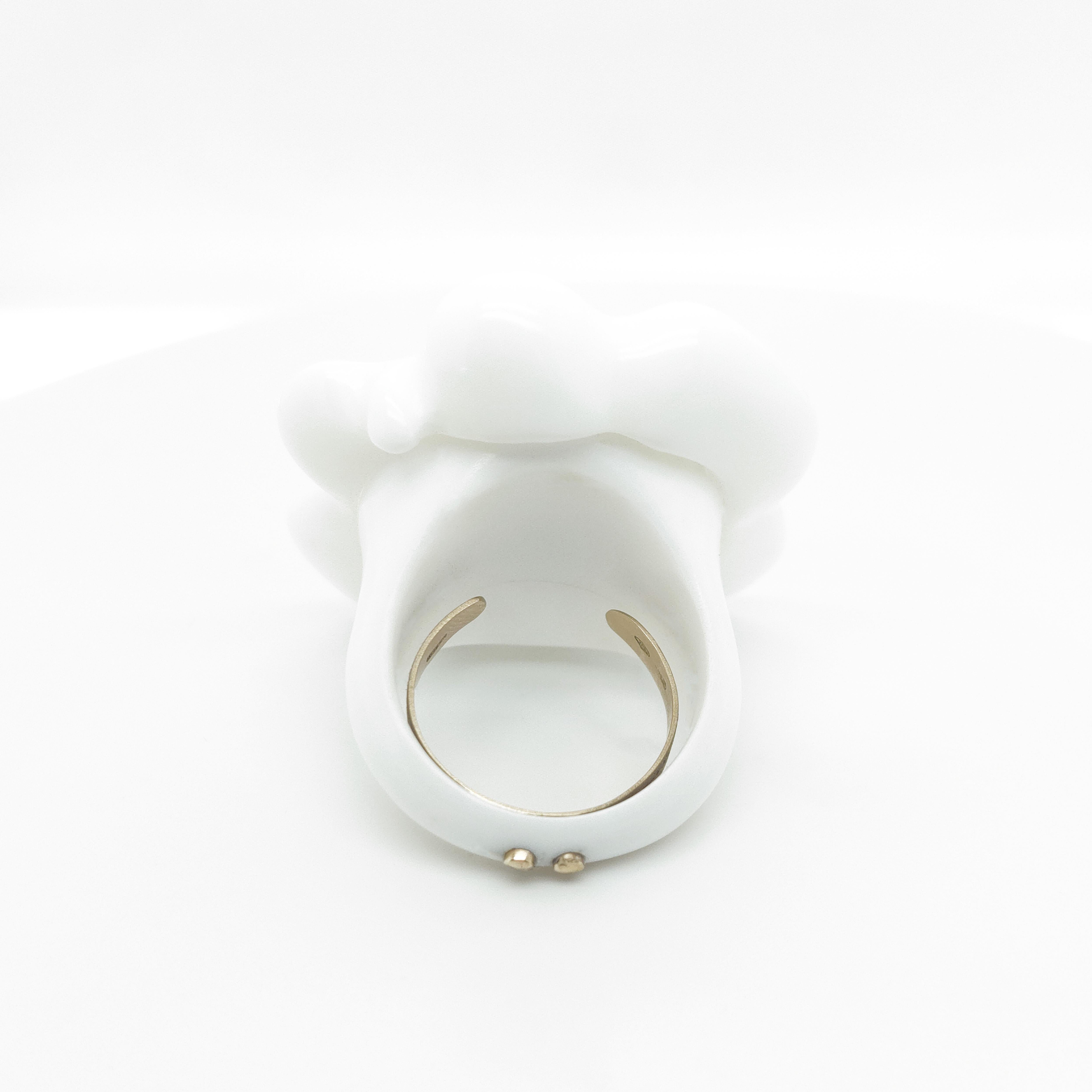 Modern Sigillo Ring in White Corian, 18K gold and black diamonds For Sale