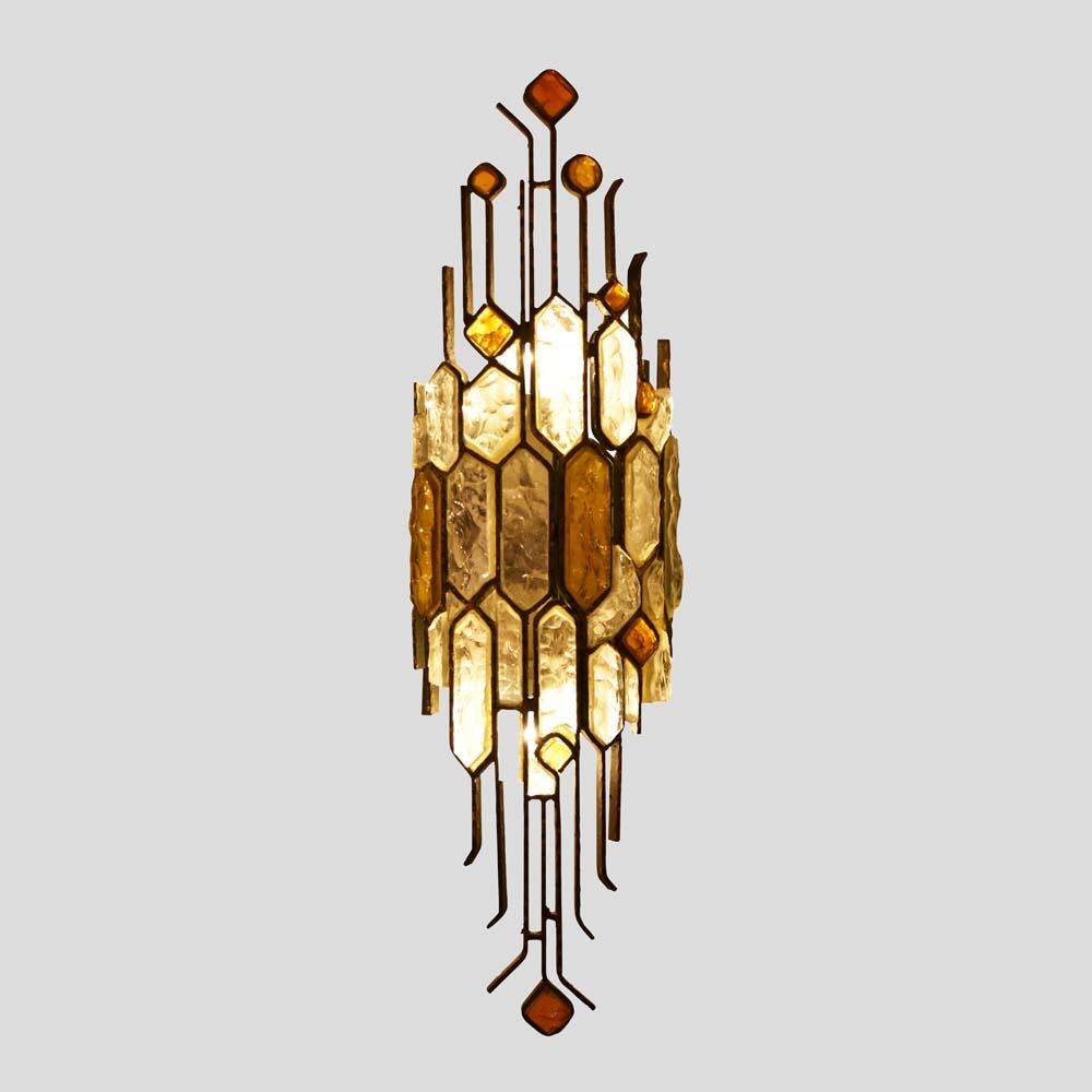 Mid-Century Modern Sigle wall light Hammered Clear and Amber Italian Design by Longobard For Sale