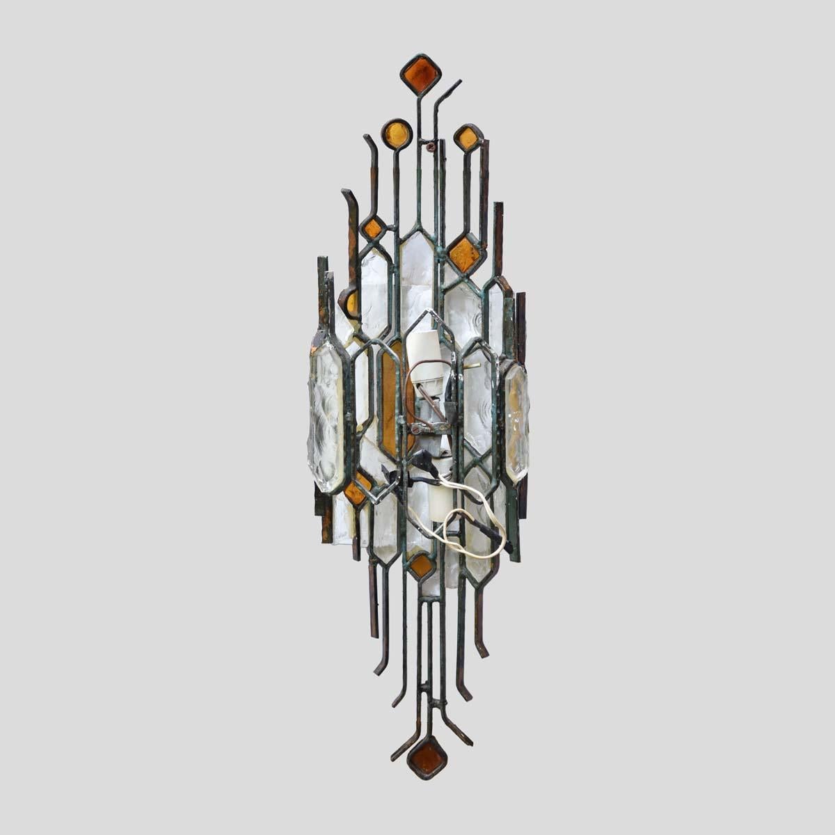 Glass Sigle wall light Hammered Clear and Amber Italian Design by Longobard For Sale