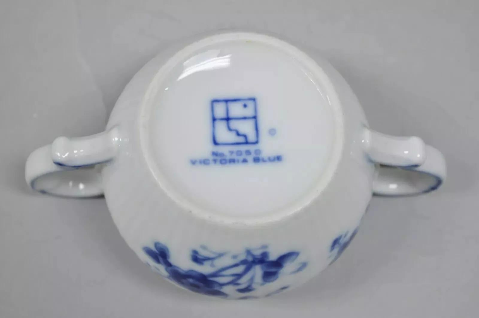 20ième siècle Sucrier SIGMA à double poignée en porcelaine bleu victorien 7050 en vente