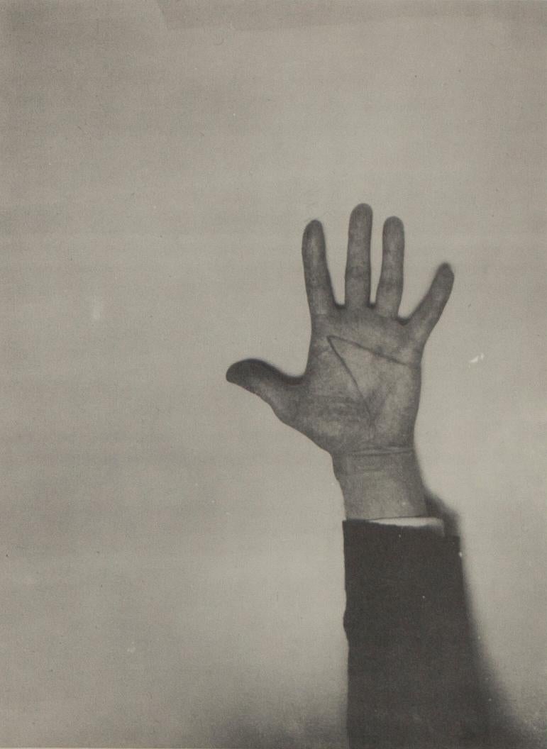 « The Correction of the Handlines », impression en noir et blanc non encadrée, Berlin, années 1960 - Après-guerre Print par Sigmar Polke