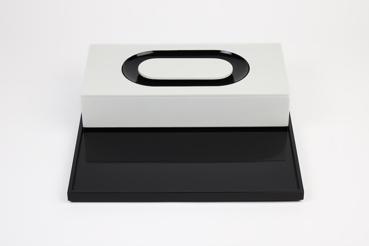 XXIe siècle et contemporain SIGN Box Oval, Milky White & All Black par Reda Amalou en vente