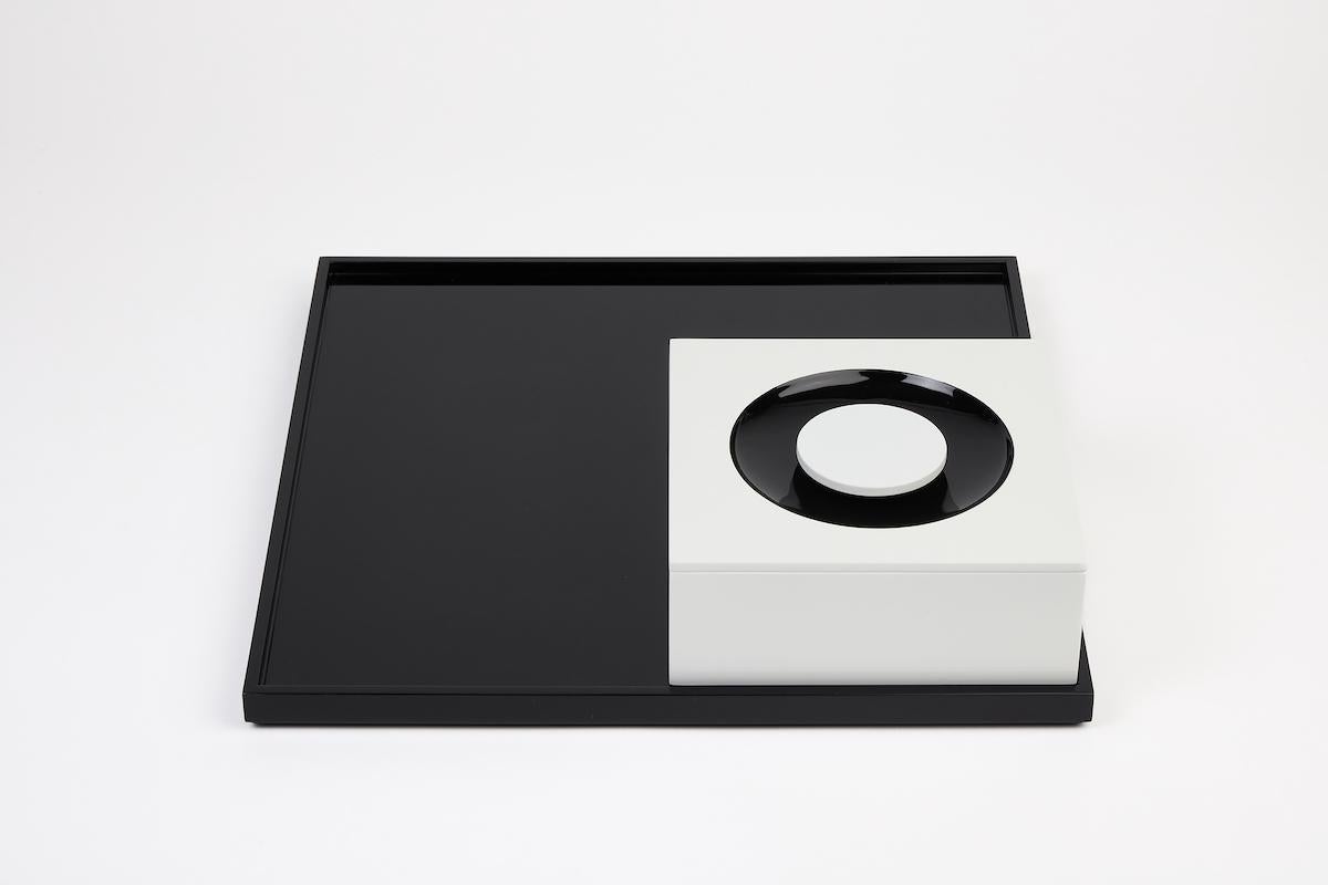 SIGN Box Round, Milky White & All Black by Reda Amalou In New Condition For Sale In Paris, FR