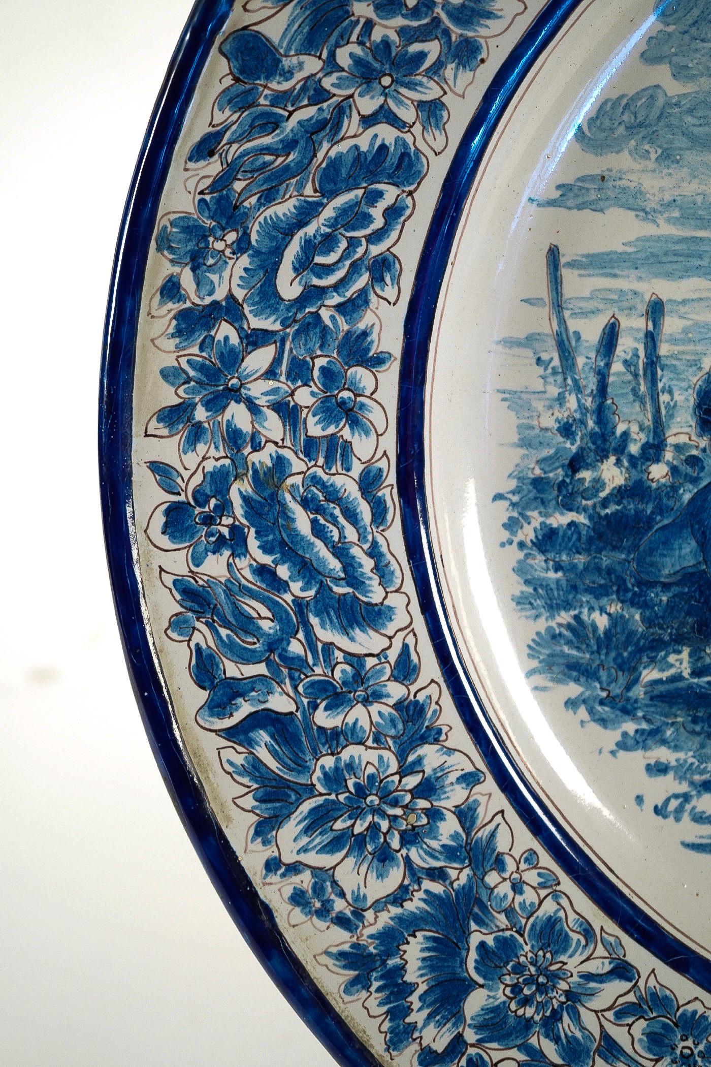 Sign by A Montagnon, Late 19th Century, Magnificent Faience Never Round Dish im Zustand „Gut“ im Angebot in Saint Ouen, FR