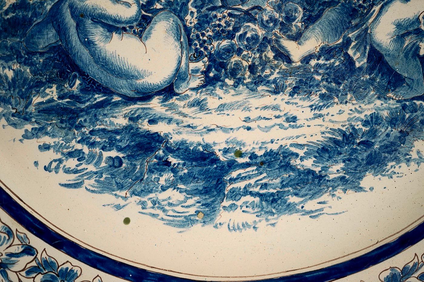 Sign by A Montagnon, Late 19th Century, Magnificent Faience Never Round Dish (Fayence) im Angebot
