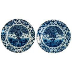 Sign by Claw 490 Brand, Early 18th Century, Pair of Faience Delft Round Dishes Sign by Claw 490 Brand, Early 18th Century, Pair of Faience Delft Round Dishes