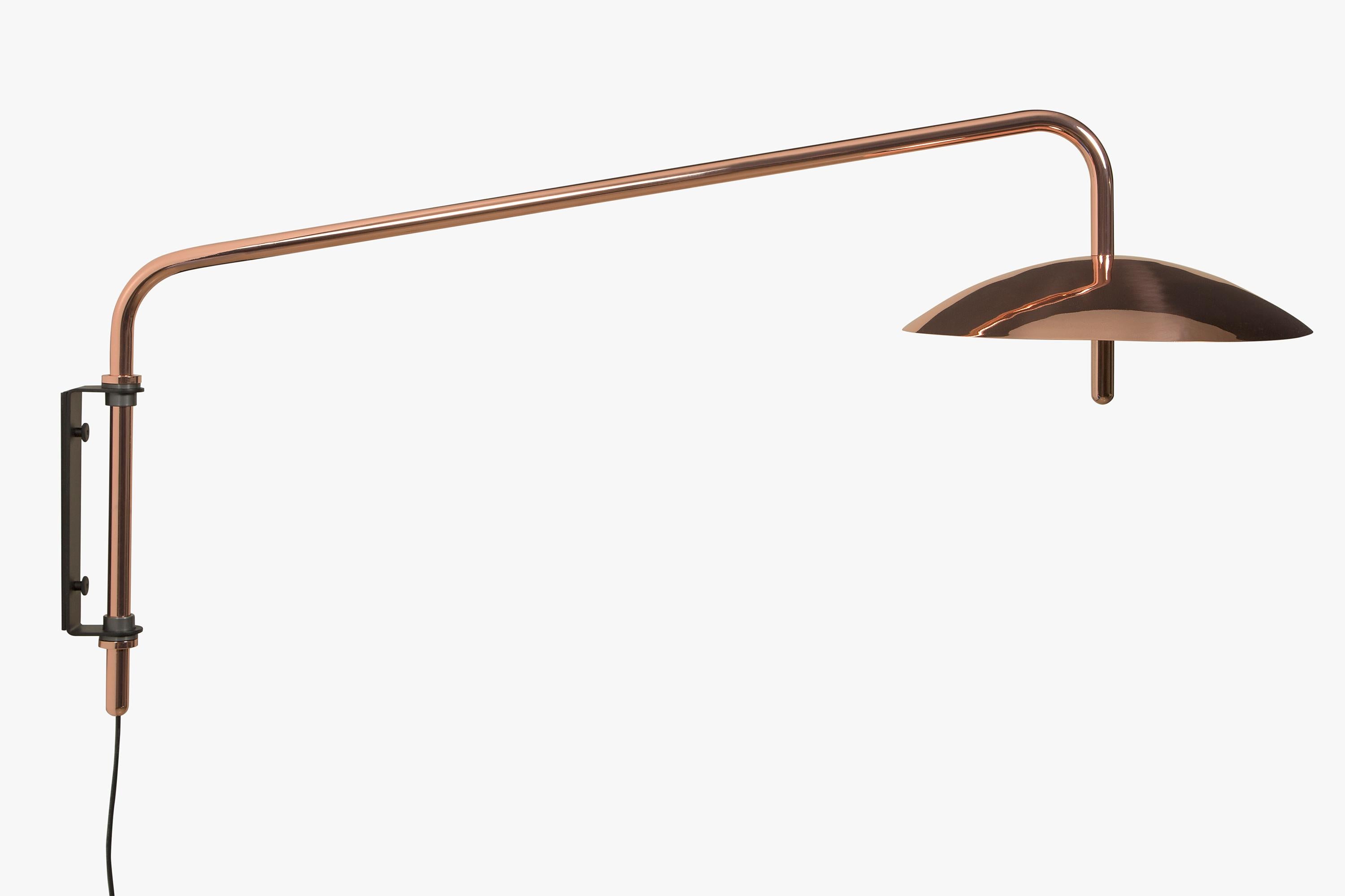 Signal-Armleuchter in Weiß X Nickel, lang, Hartdraht, von Souda, auf Bestellung gefertigt im Zustand „Neu“ im Angebot in Brooklyn, NY