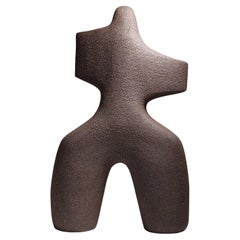 Señal - Escultura Figurativa de Cerámica Negra de Rachel Peters, Reino Unido, En Stock