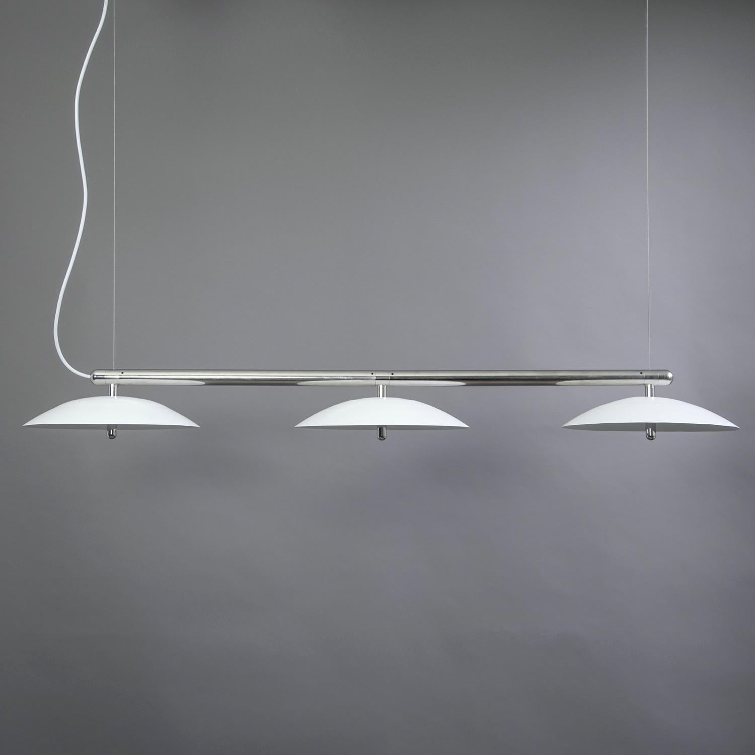 Signal Linear Pendelleuchte, von Souda, kurz, Nickel, auf Bestellung gefertigt (amerikanisch) im Angebot