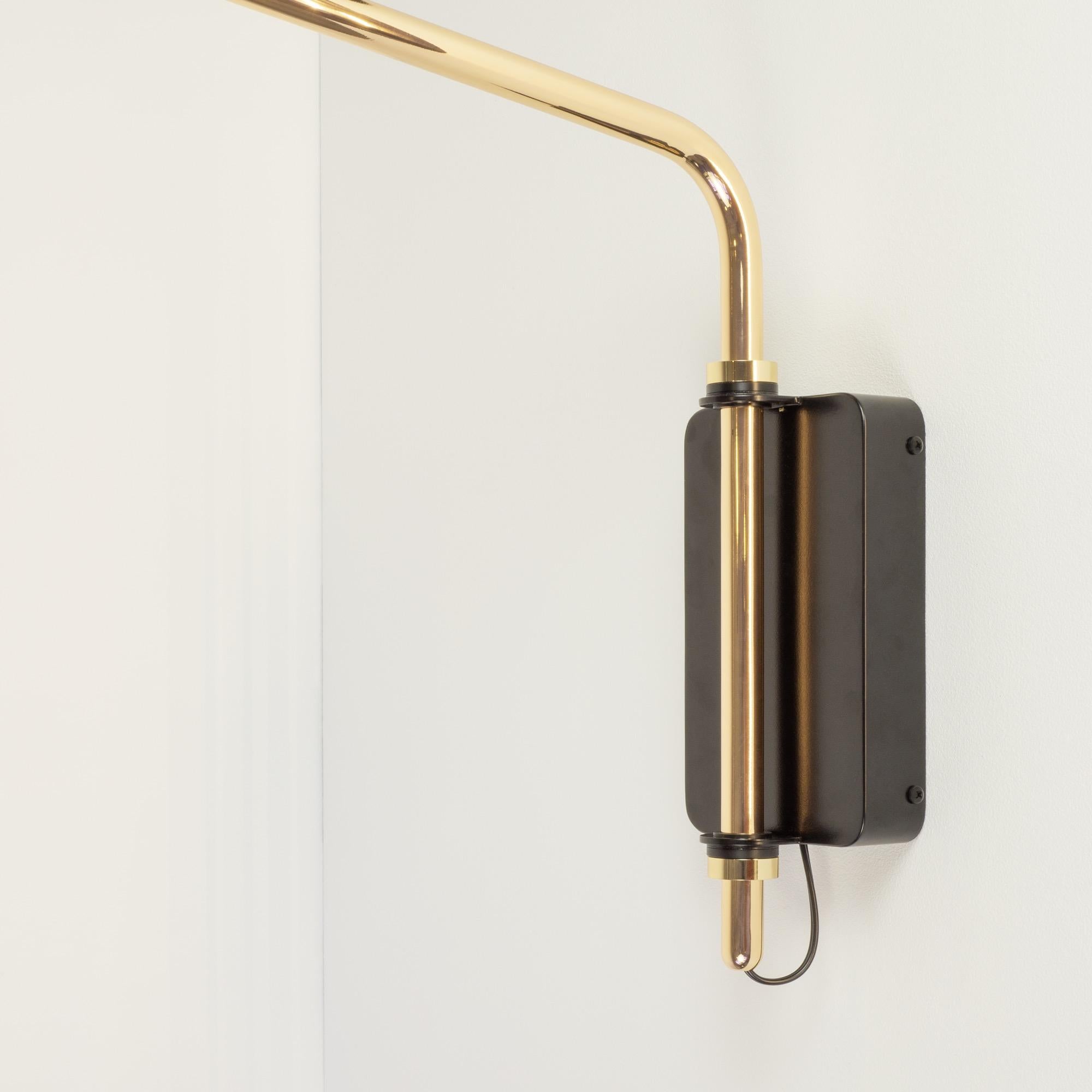 XXIe siècle et contemporain Applique à bras pivotant Signal, noir X laiton, courte,  Câblage, Souda, sur commande en vente