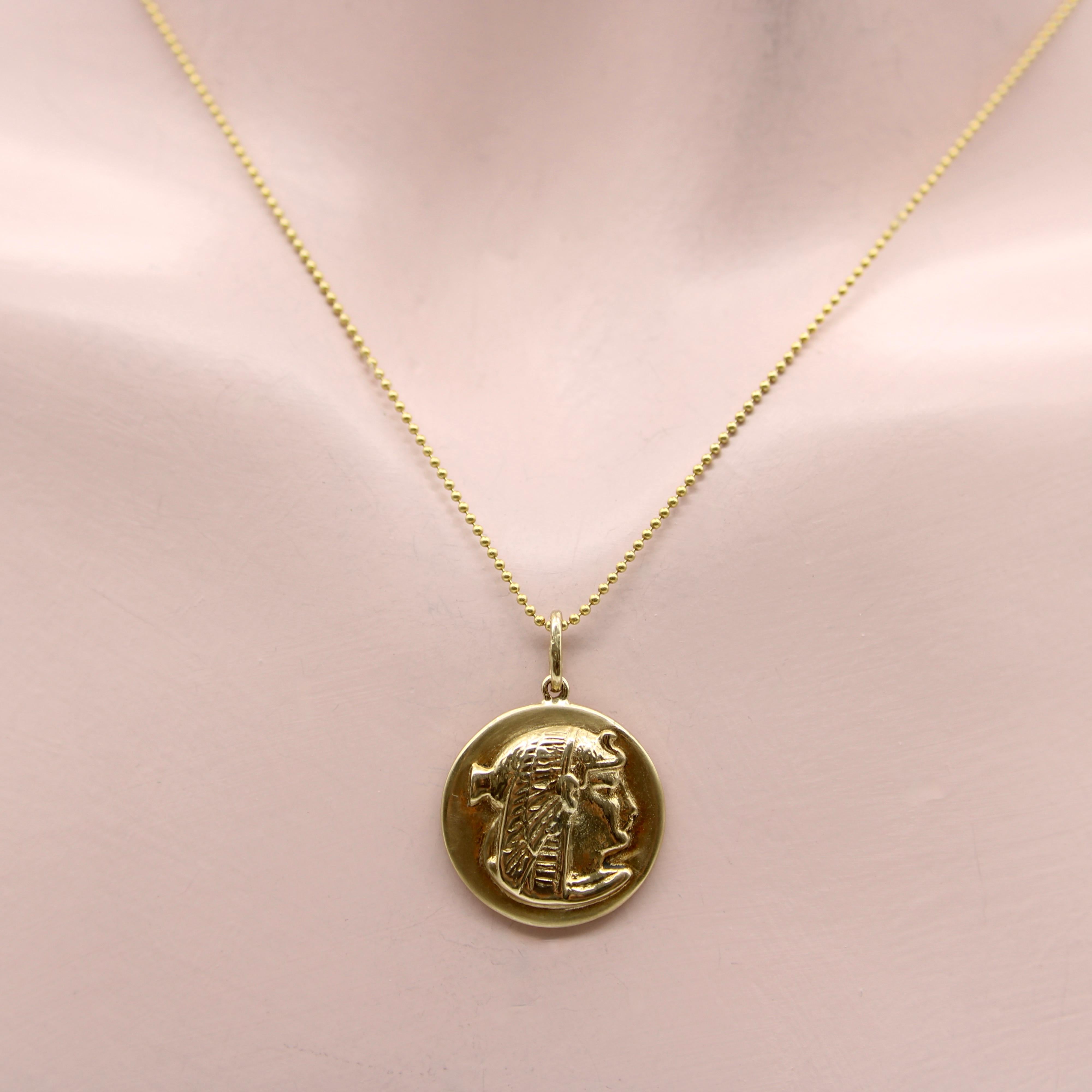 Unterschrift 14K Gold ägyptischen Wiedergeburt Nekhbet Charme oder Anhänger im Angebot 1