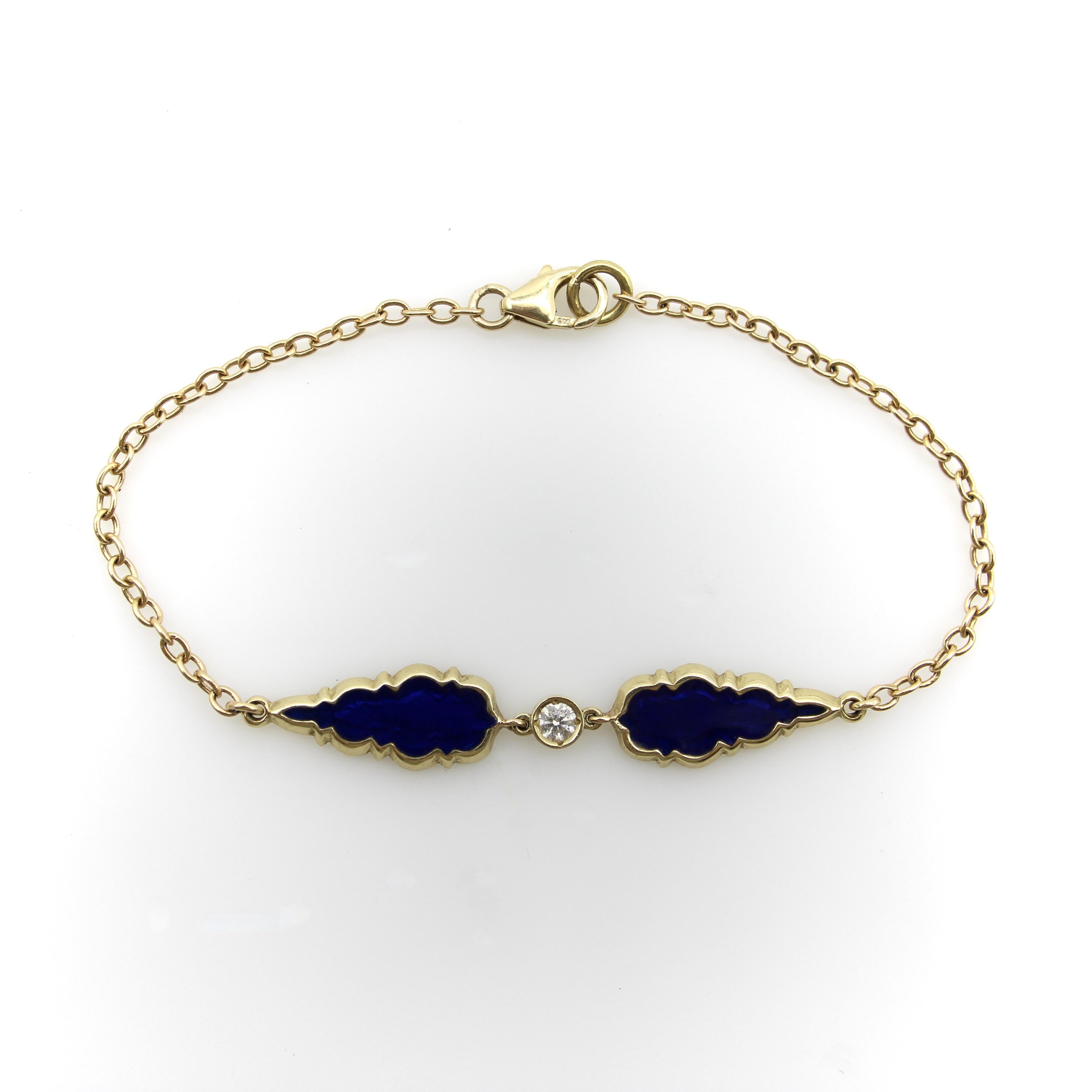 Taille ronde Bracelet en or 14K Signature Gothic Teardrop Diamond and Blue Enamel en vente