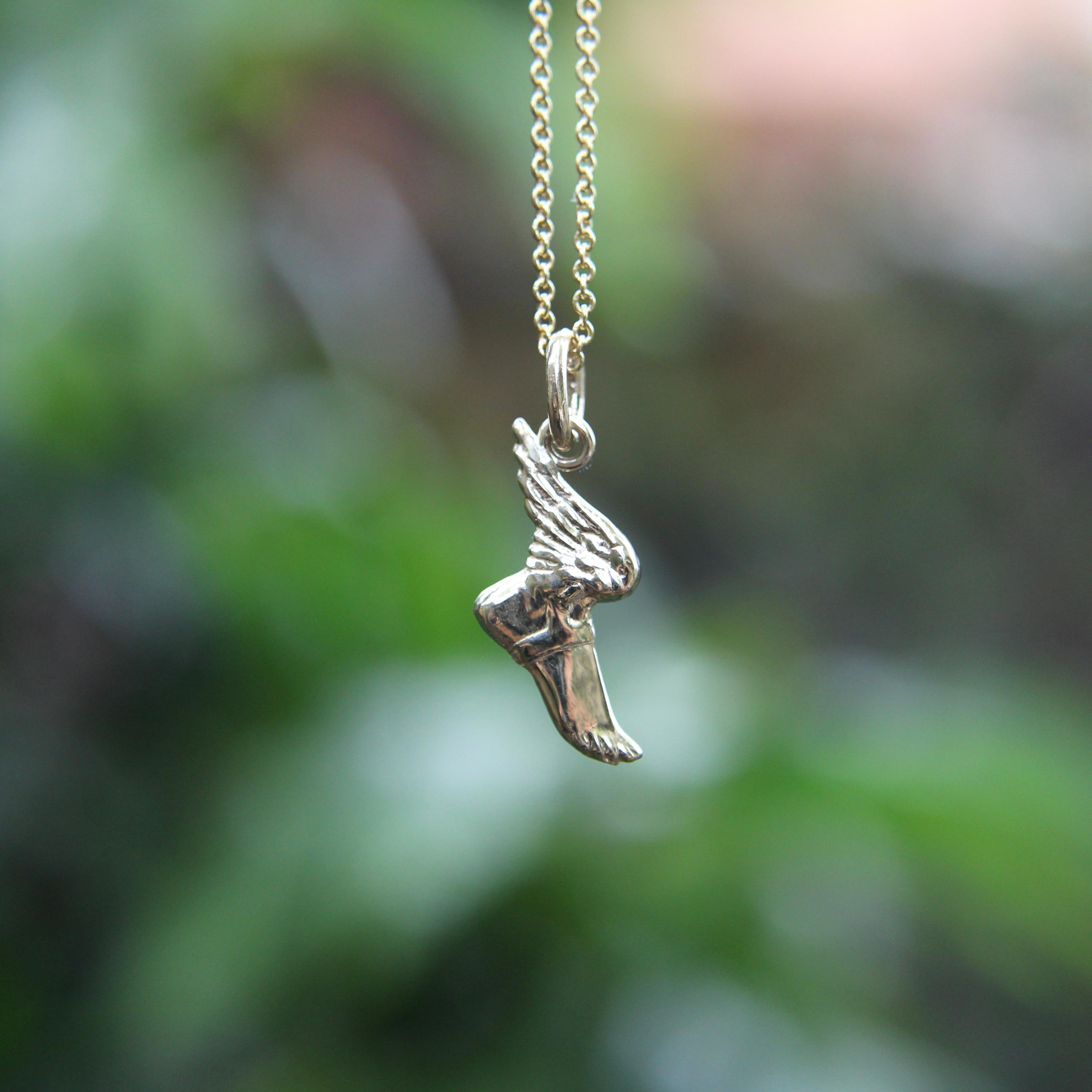 da uomo o donna Charme con piede alato Hermes in oro 14K in vendita