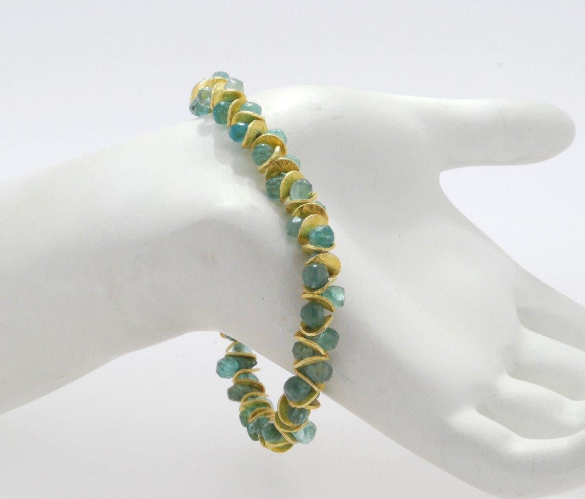 Unterschrift Aqua Apatit-Armband (Briolette) im Angebot