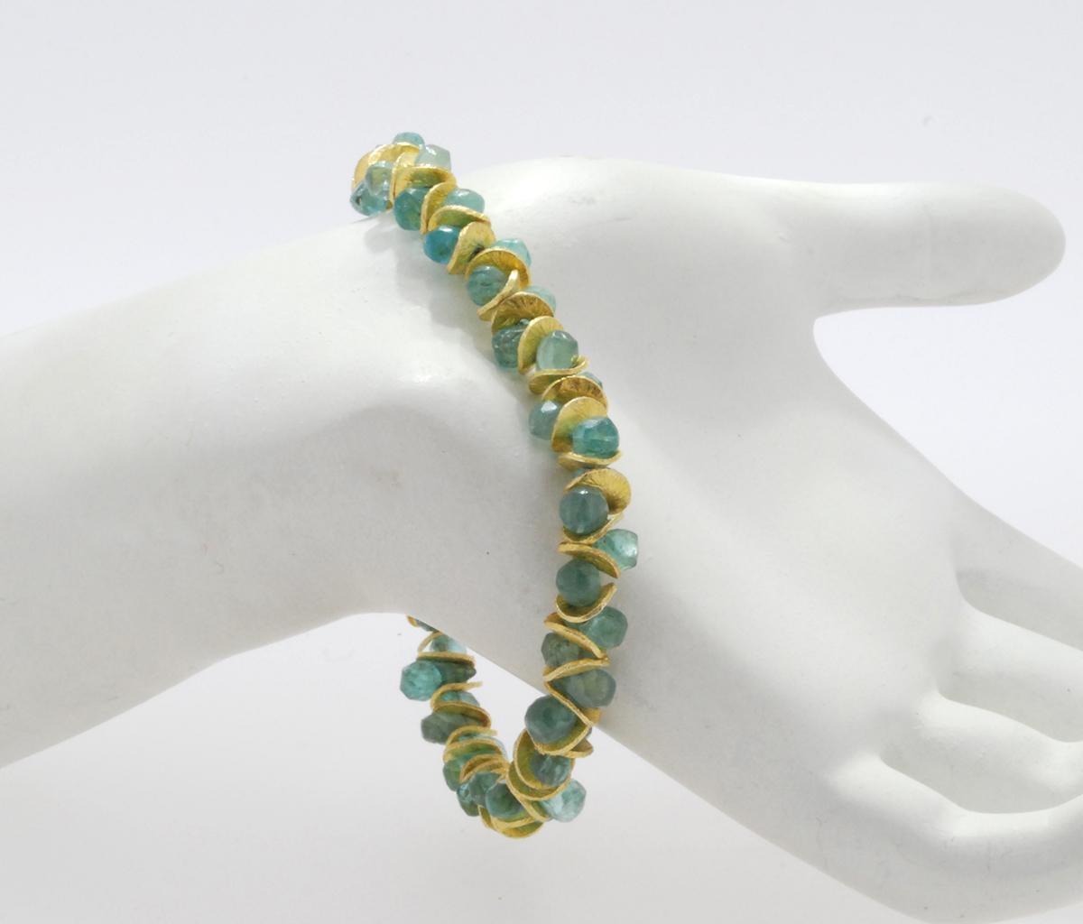 Aqua Apatite Bracelet In New Condition For Sale In New York, NY