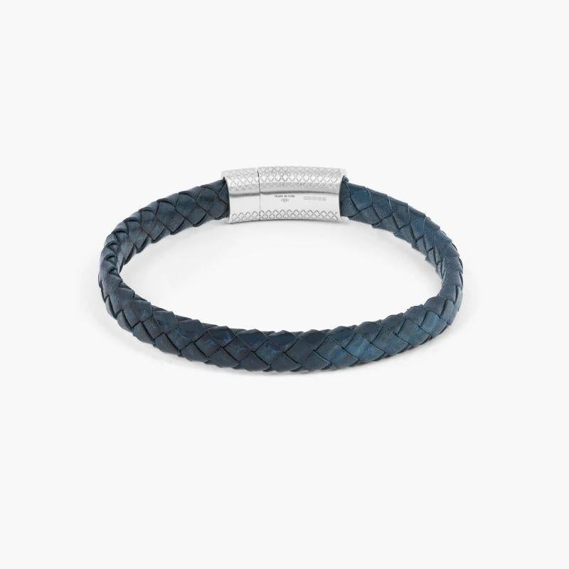 Signature Oval Bracelet in Blue Leather & Rhodium-Plated Sterling Silver, Size M In New Condition For Sale In Fulham business exchange, London