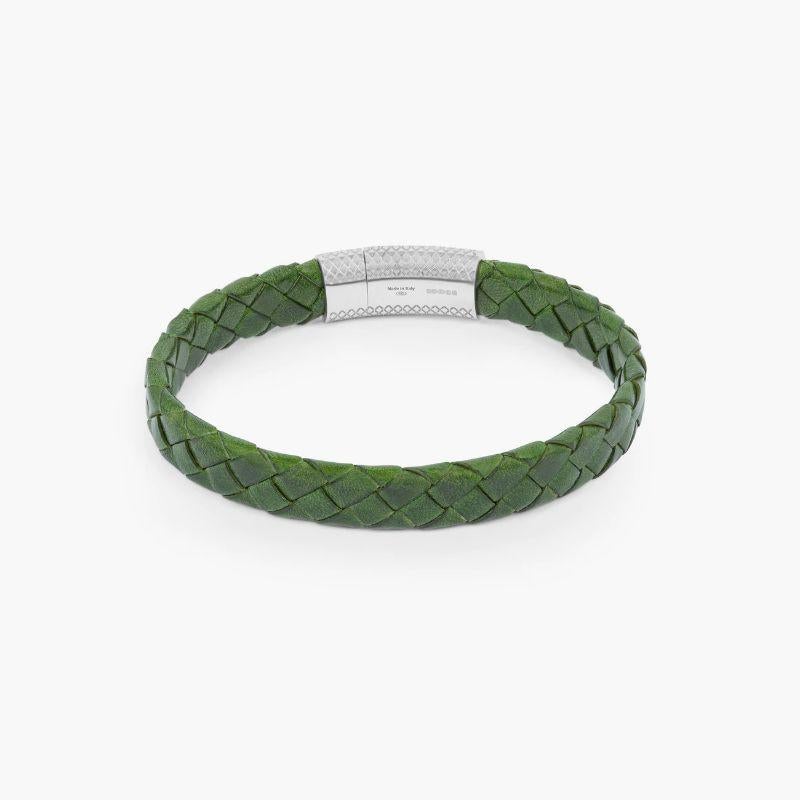 Signature Oval Bracelet in Green Leather with Rhodium Sterling Silver, Size L In New Condition For Sale In Fulham business exchange, London